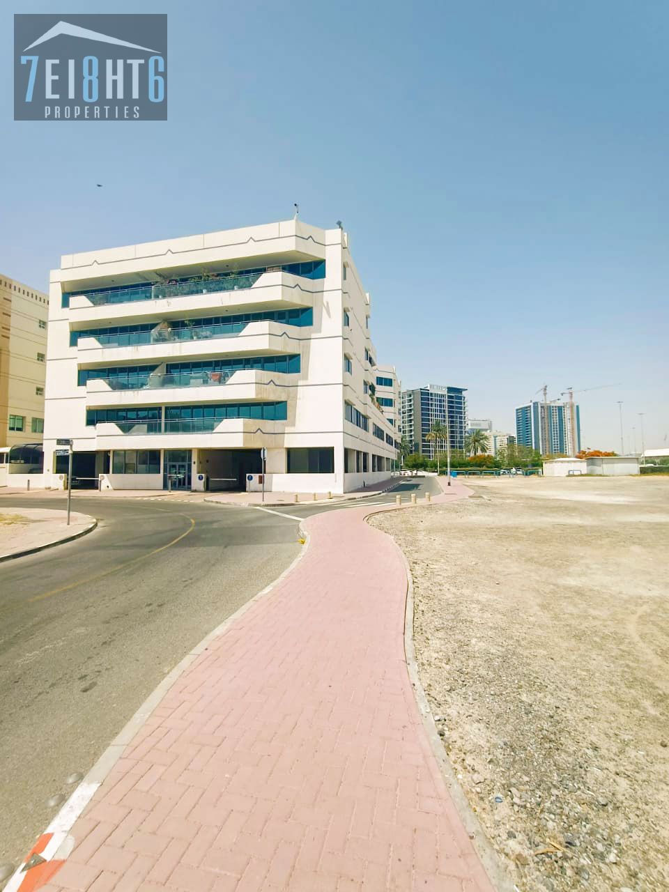 Vastu compliant || Spacious || Easy access || Showroom for rent in Hor Al Anz