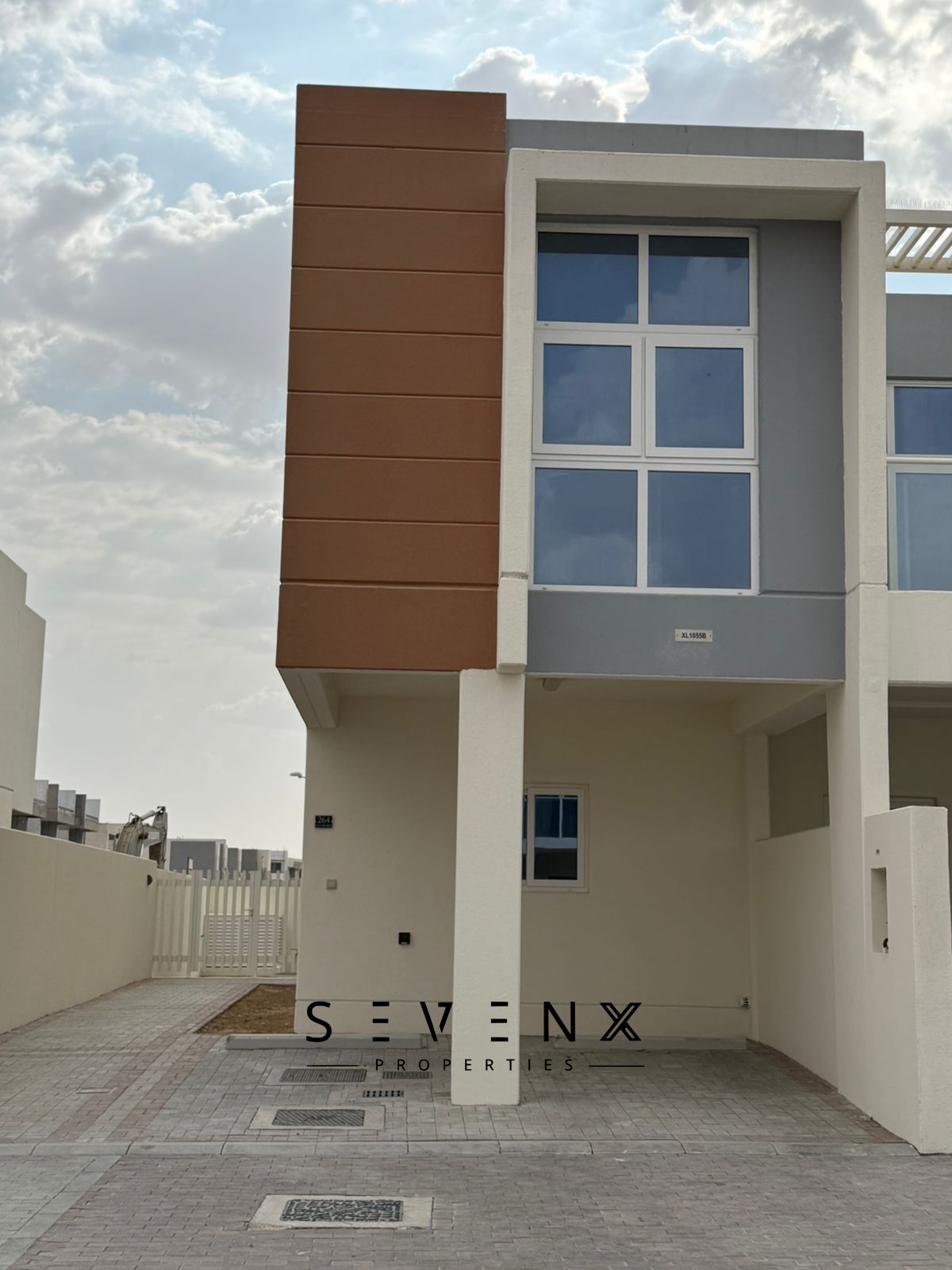 Brand New 3BR | Single Row | L-Shaped Garden