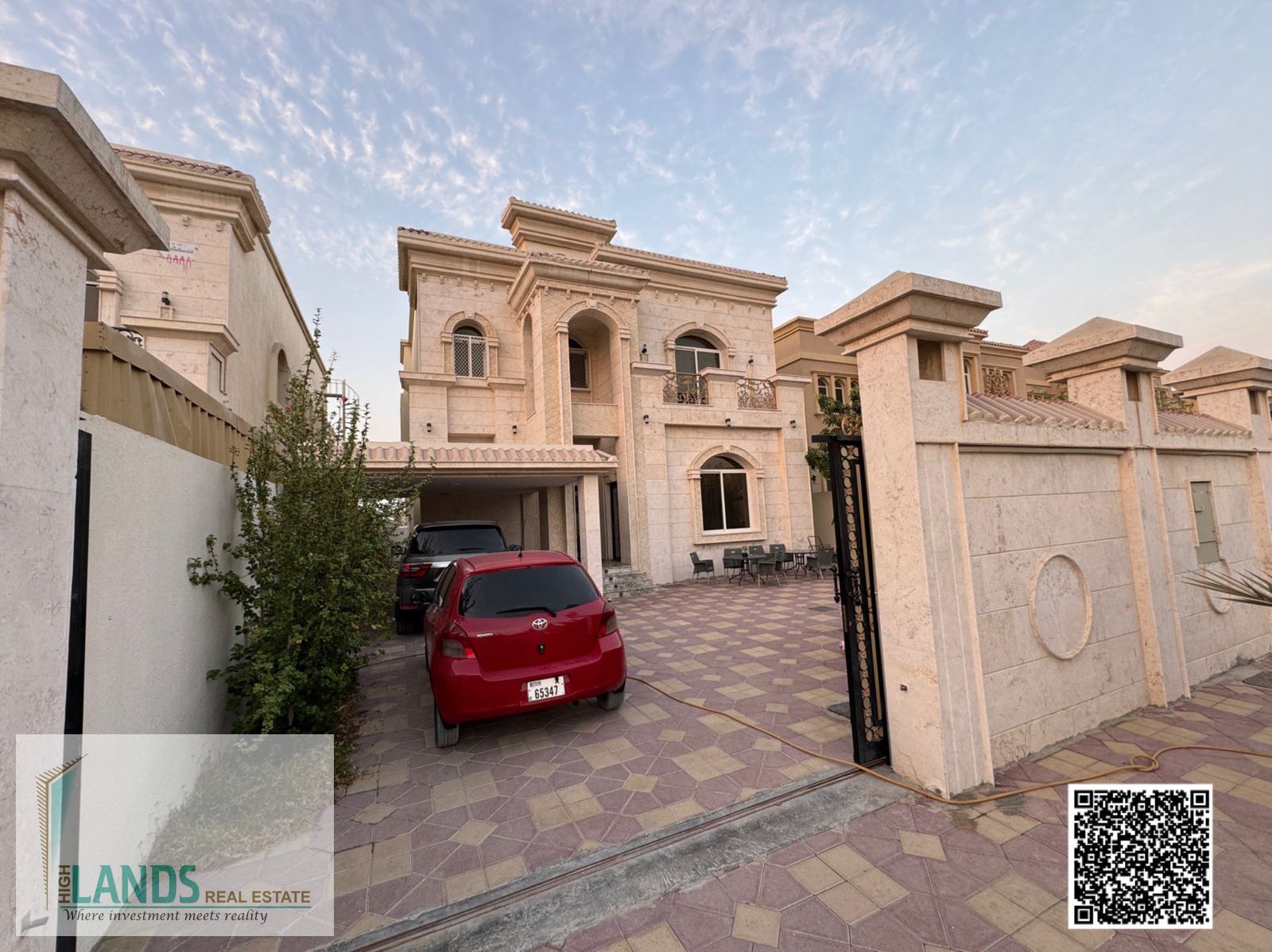 Villa For Sale in Ajman – Al Mowaihat 1 Property Features: • 5 Master Bedrooms • Spacious Hall • Majlis • Modern Kitchen • Maid’s Room Land Size: 5000