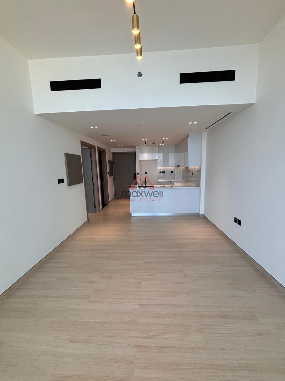 High Floor | Spacious | Vaccant