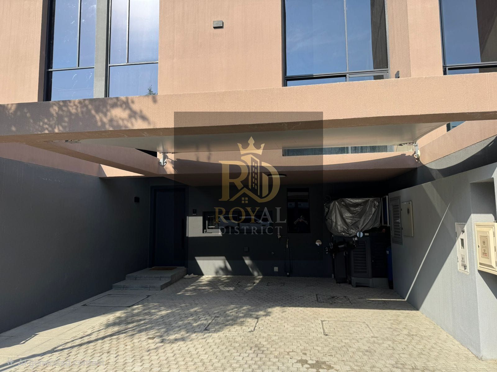 OWEN YOUR LUXURY 2-BR TOWN HOUSE | FULLY FURNISHED | PRIME LOCATION