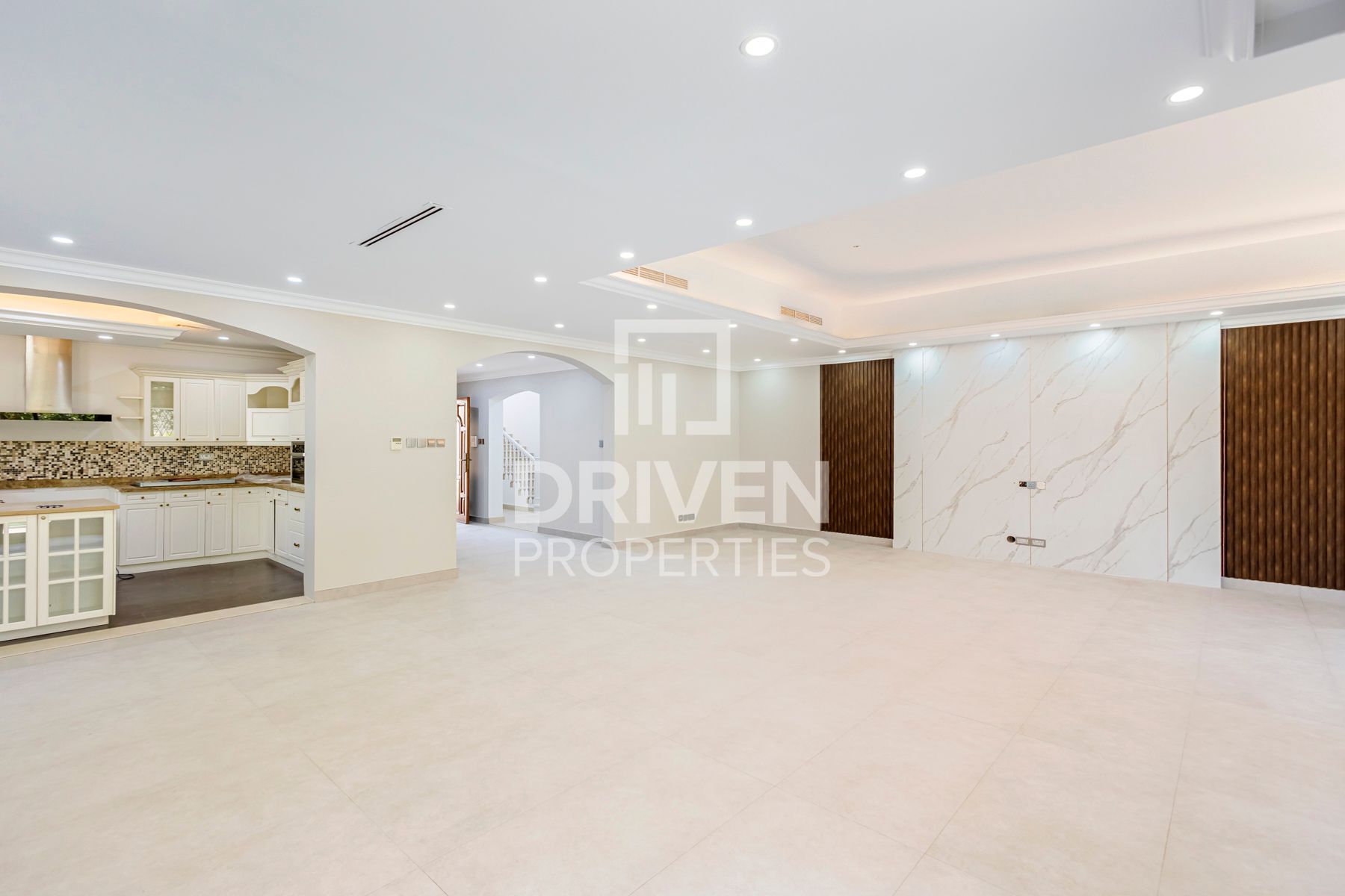 Huge and Stunning Villa | Maids Room | Vacant