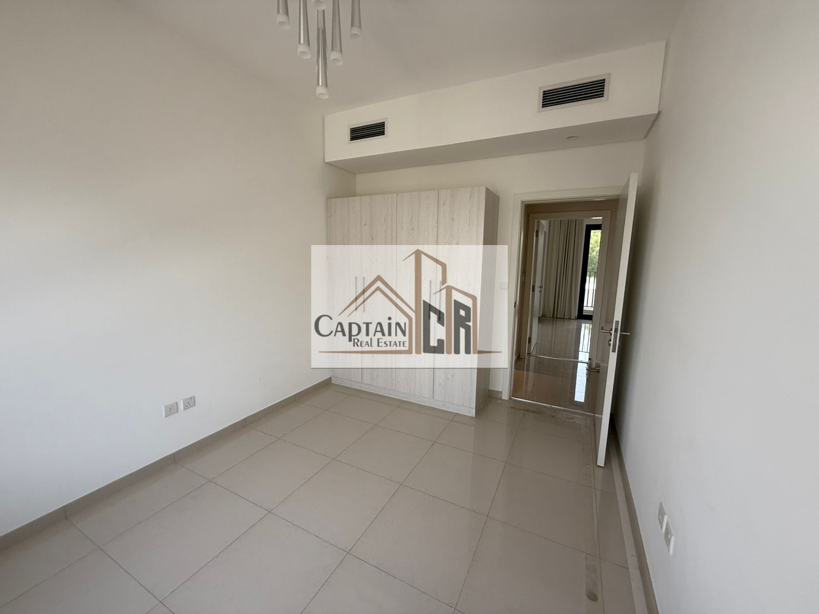 Beautiful 3BHK Townhouse for Rent – Nasma Residence Middle Unit | Spacious Layout | Family Community