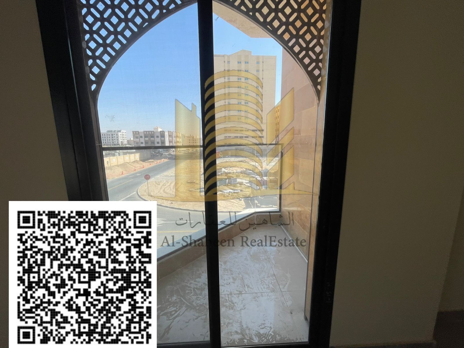 For rent in Ajman, Al Jurf 3 - One-bedroom apartment with a living room, first occupancy. Spacious area. Excellent interior design. Includes two bathrooms and a balcony. New building. Location close to all services and easy access to Sharjah and Dubai. Co