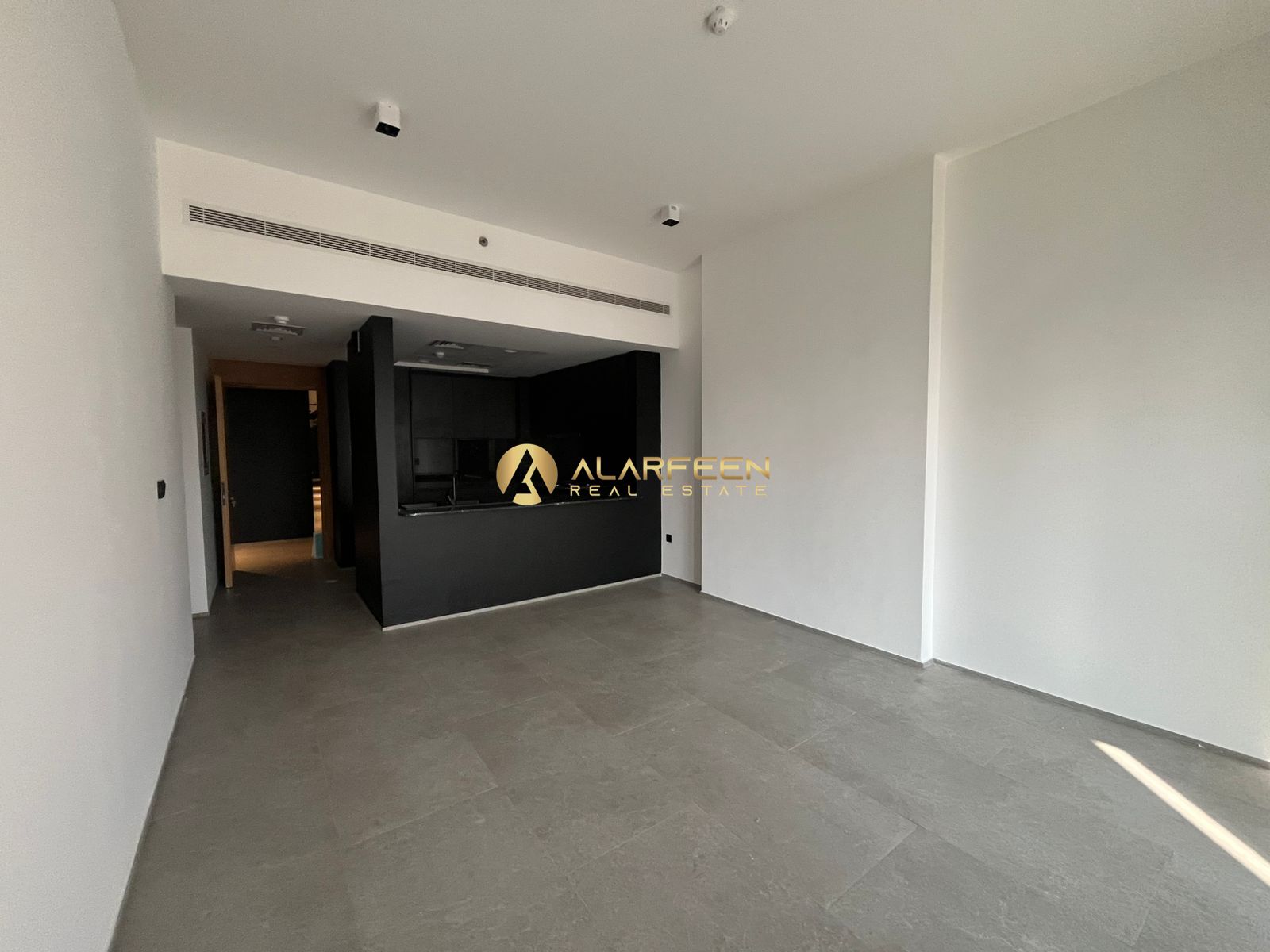 Road Facing | Spacious Unit | Prime Location