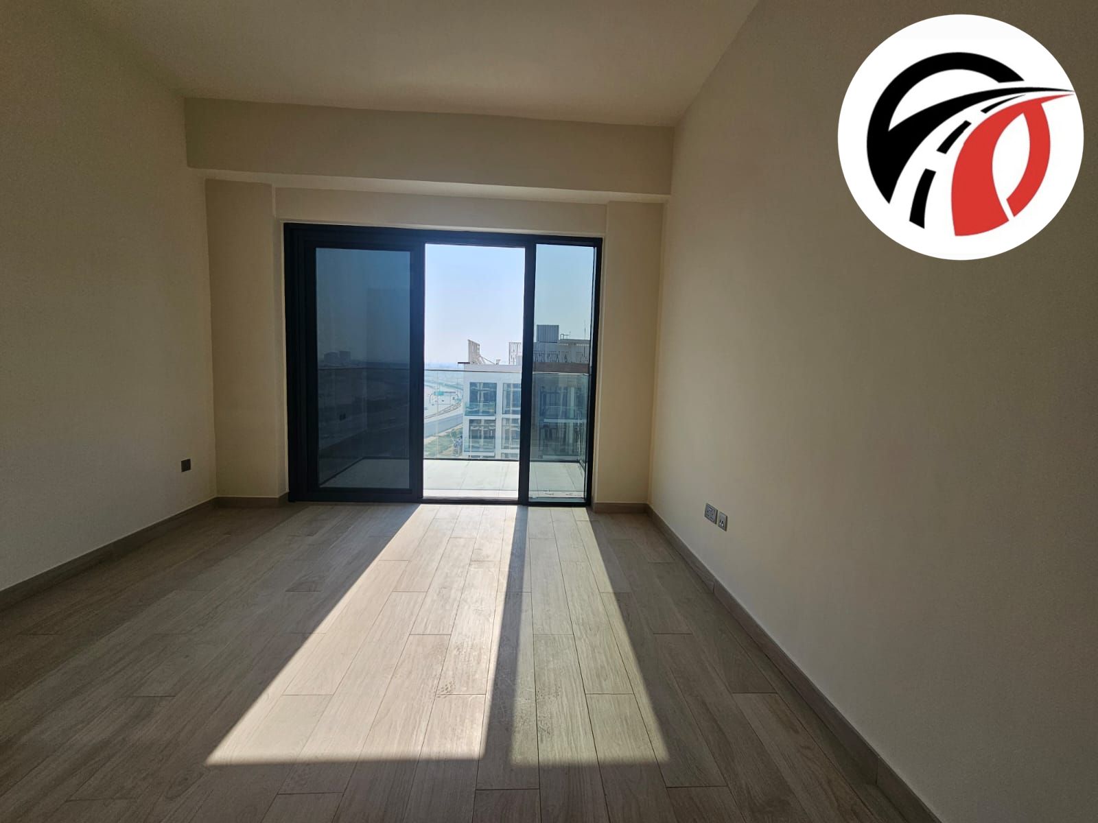 Huge Spacious luxurious ac free with all amenities free