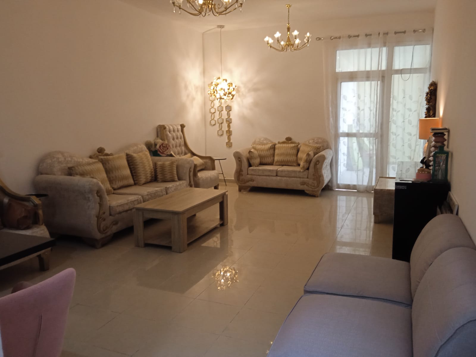 11BHK for sale in Horizon Towers, immediate ownership, fully furnished with very high-end furniture.