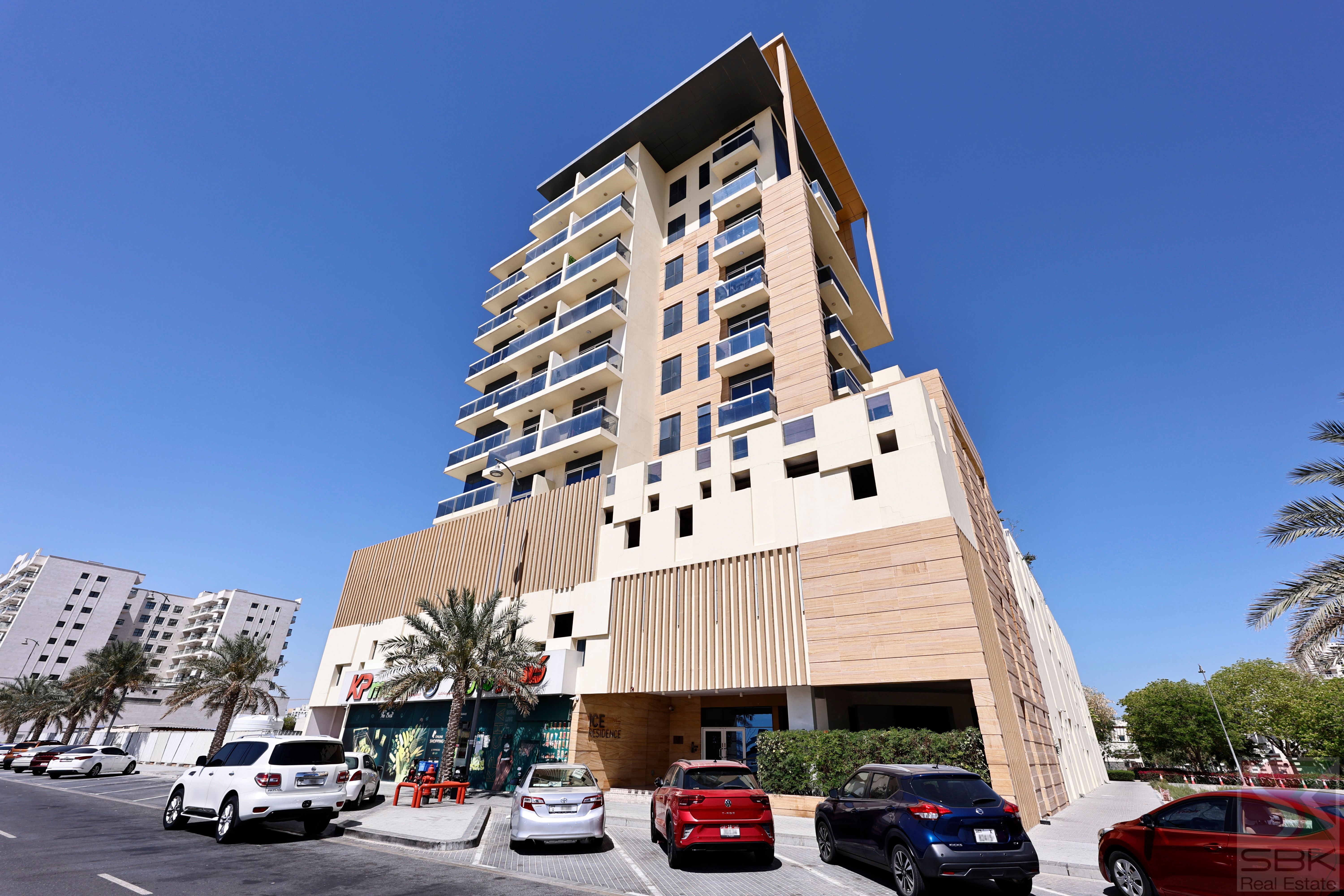 Near Metro | Family Building