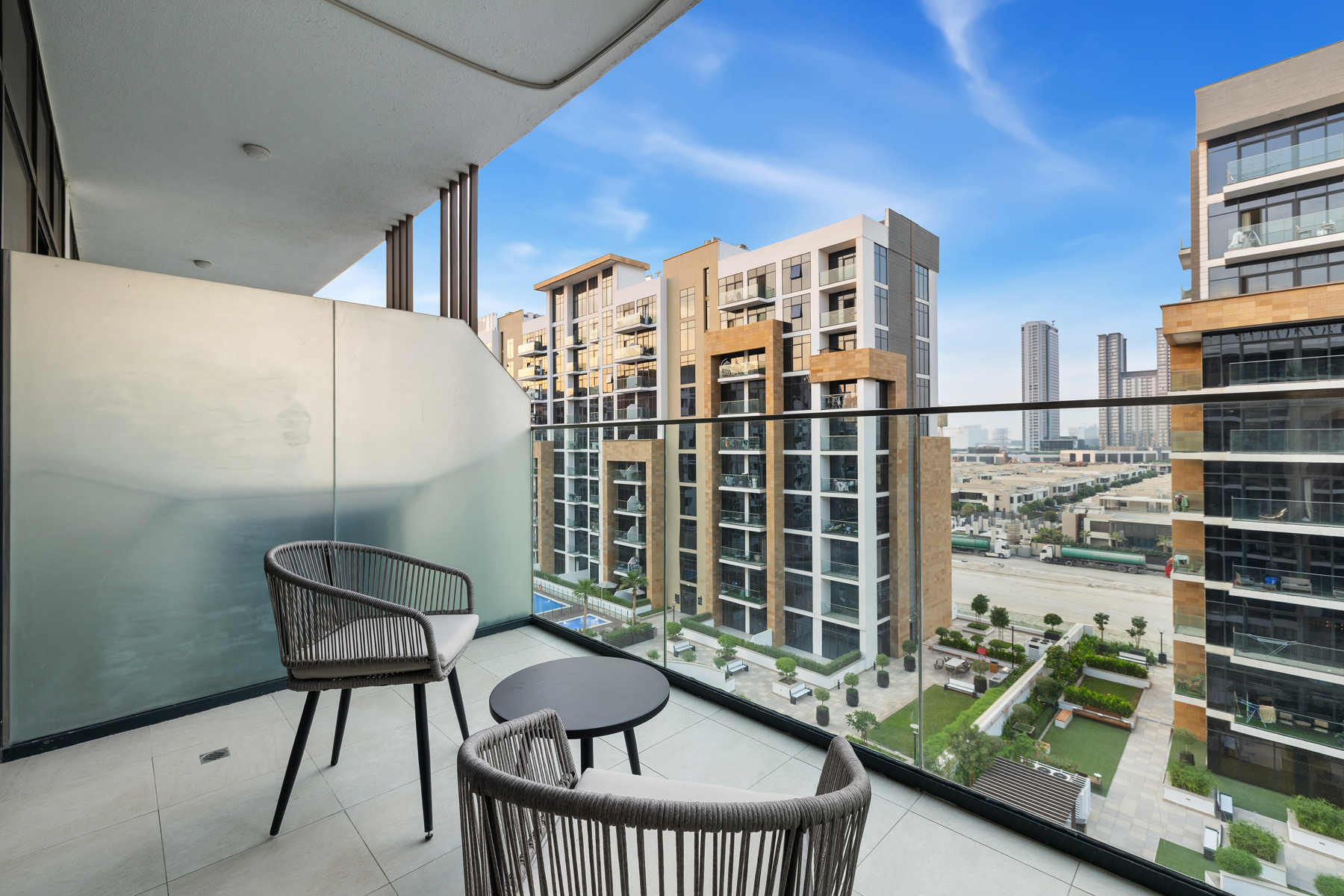 Chic Studio | Skyline View | Premium Amenities