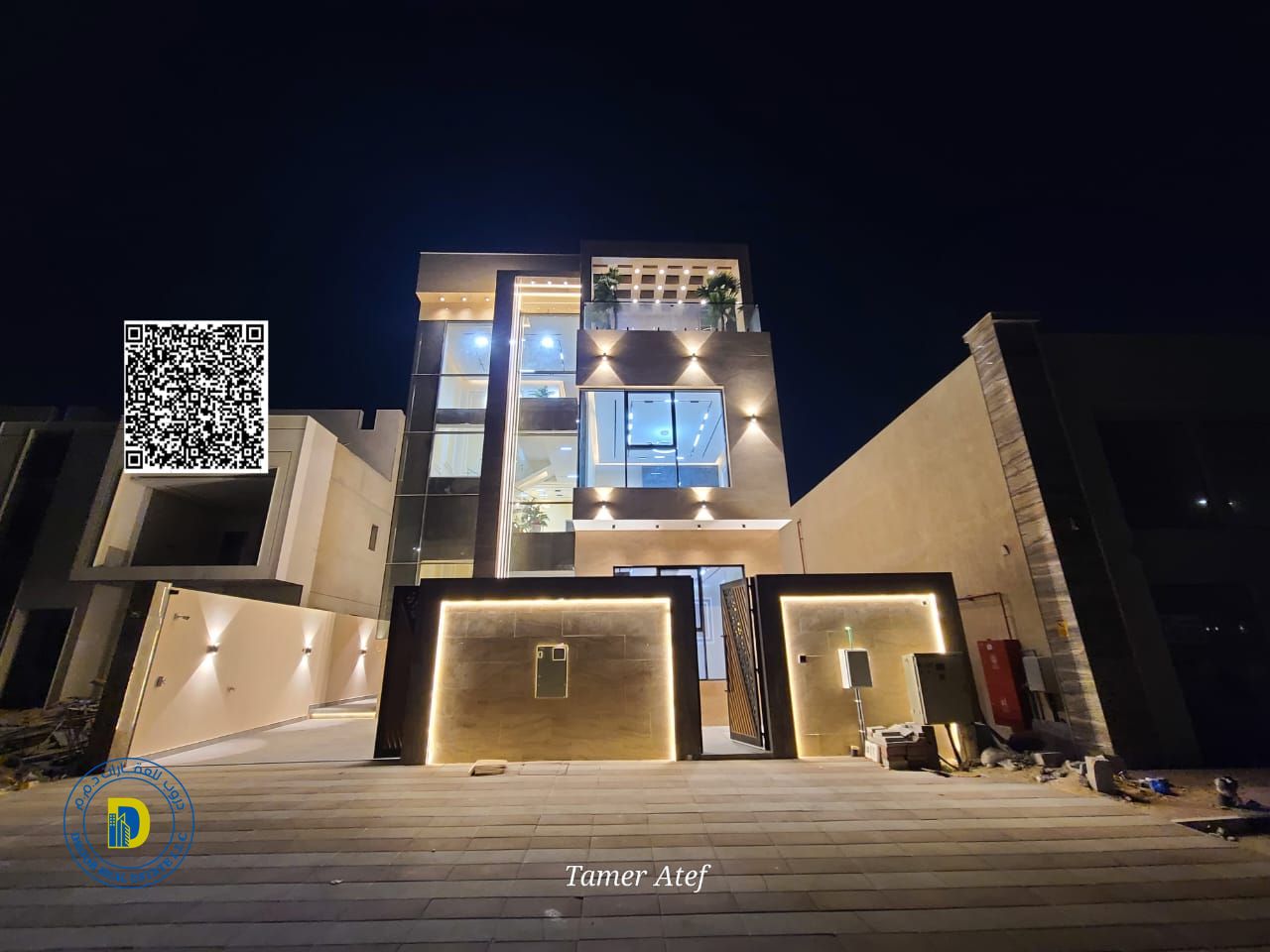 For sale: Modern villa with 6 bedrooms and a roof terrace in Al-Helio 2 area. Includes registration fees, water, electricity, and AC