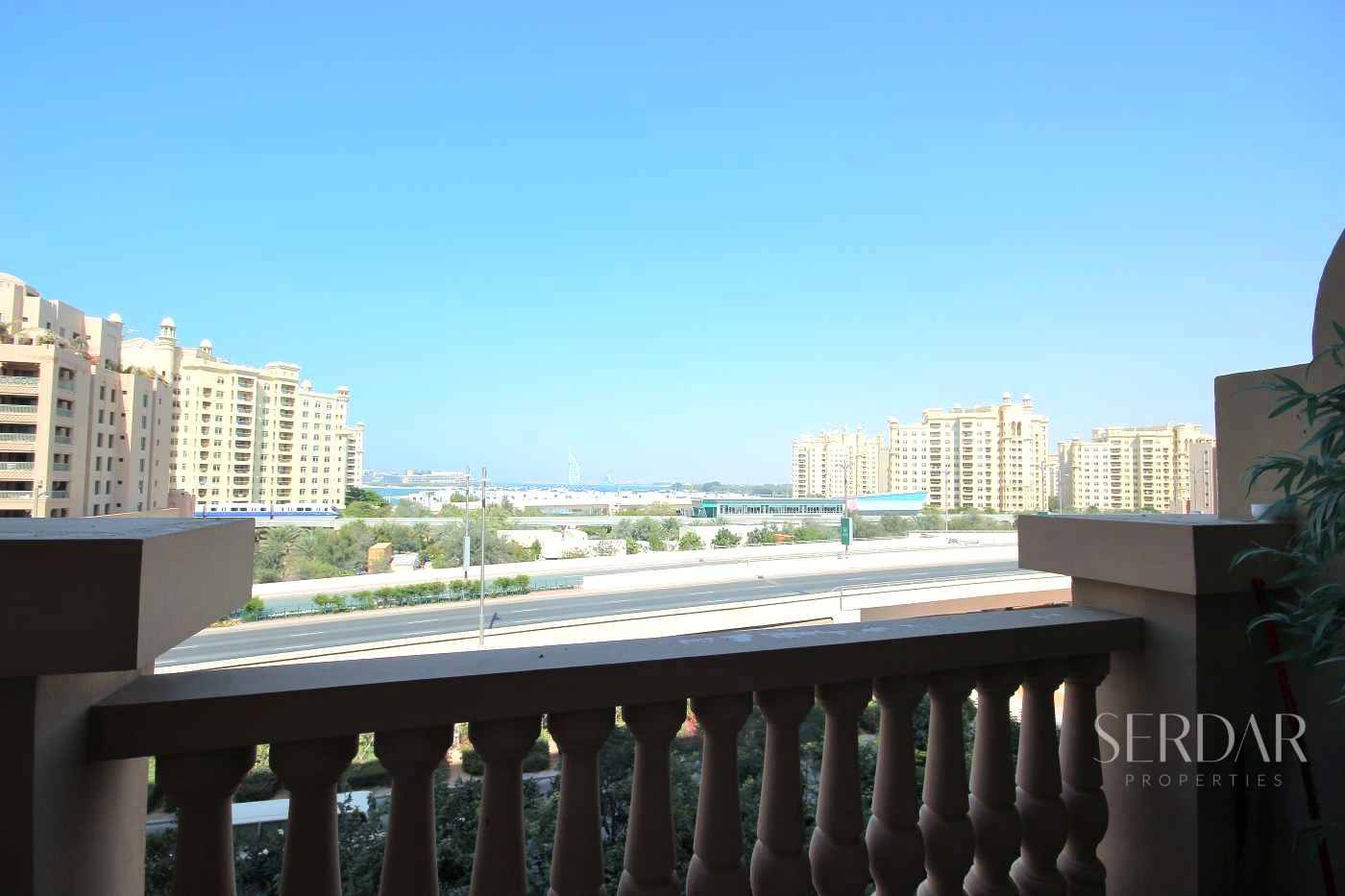 Elegant Apartment with Beach Access and View