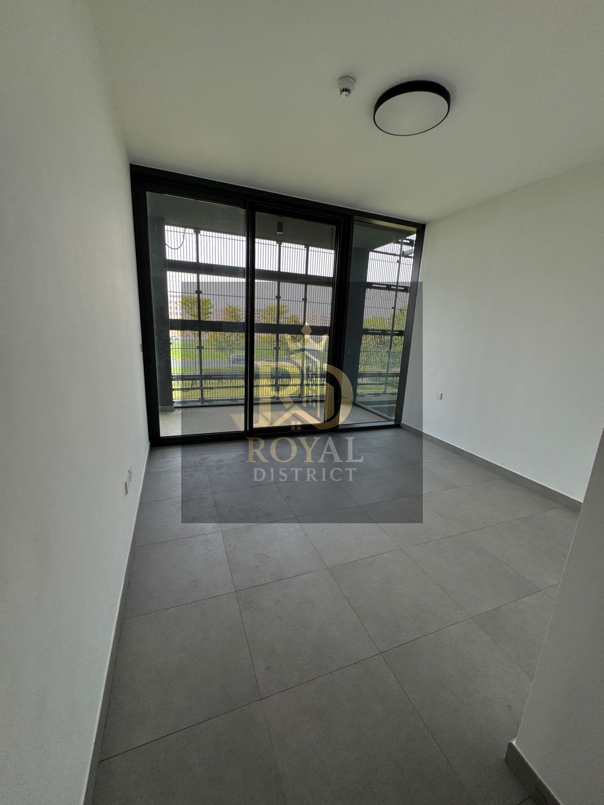 Ready – Closed Kitchen – Great Price – Open View