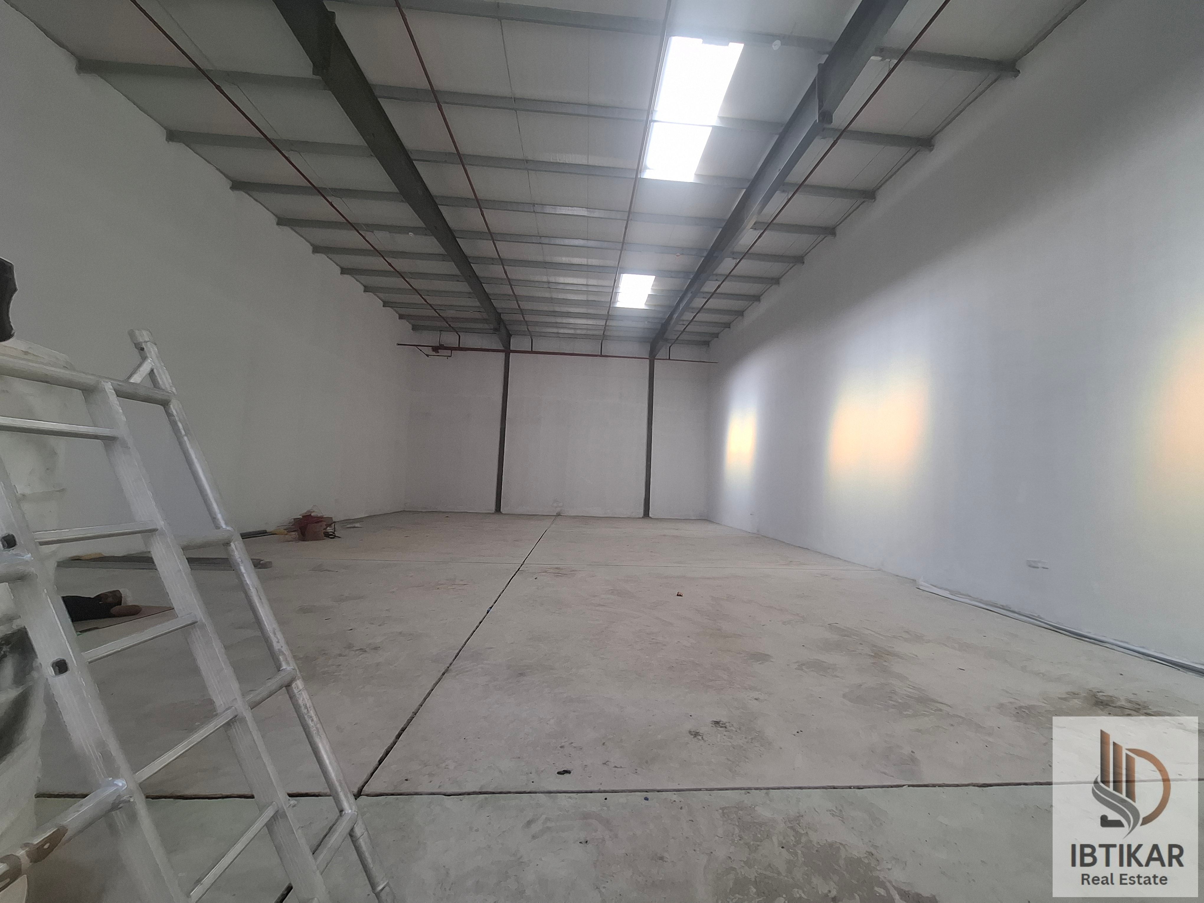 WEARHOUSE FOR RENT IN INDUSTRIAL 18