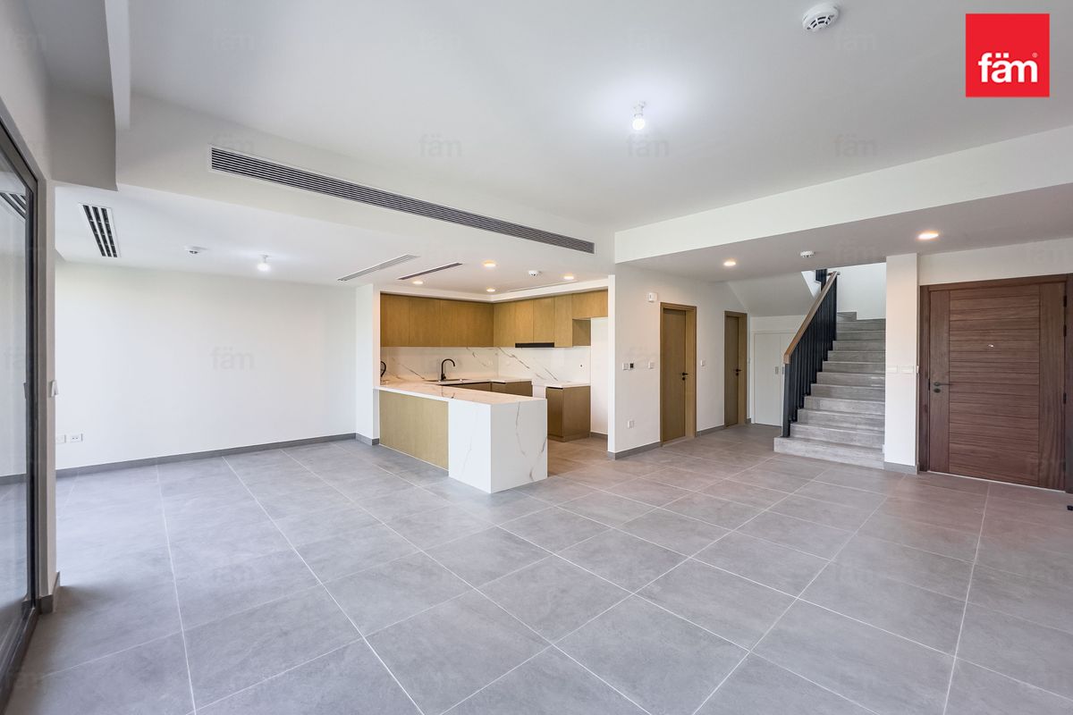 SINGLE ROW | VACANT | VASTU UNIT / TOWNHOUSE