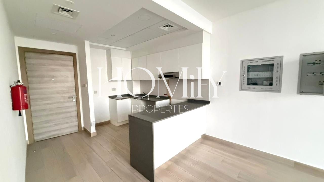 Ready to Move in | Pool View | Prime Location