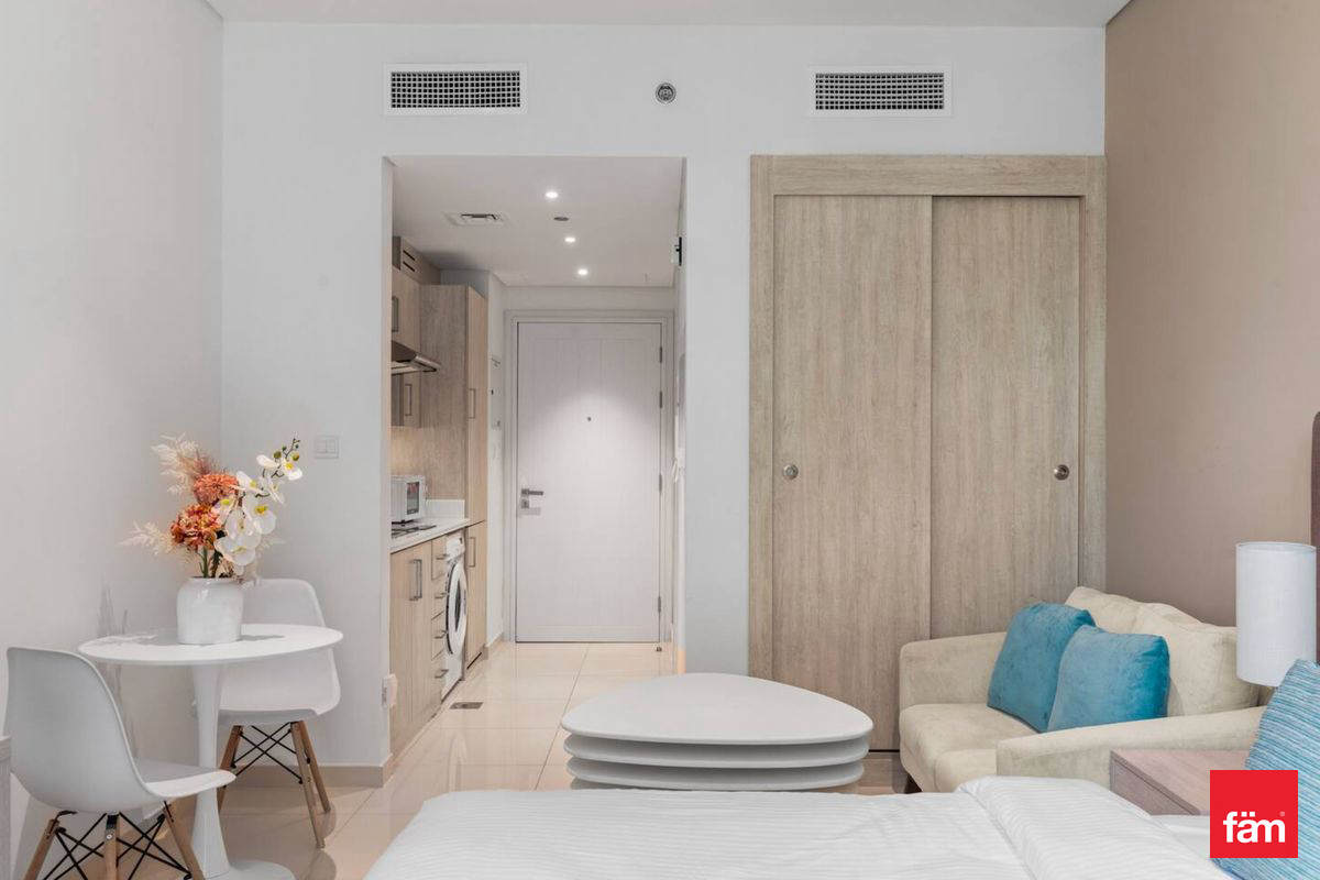 Luxury fully furnished studio with beach access