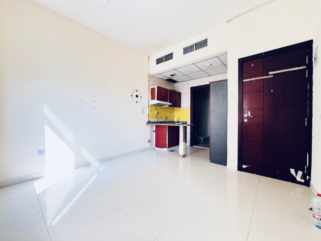 Lavish Studio | With Control AC | Full Family Building |