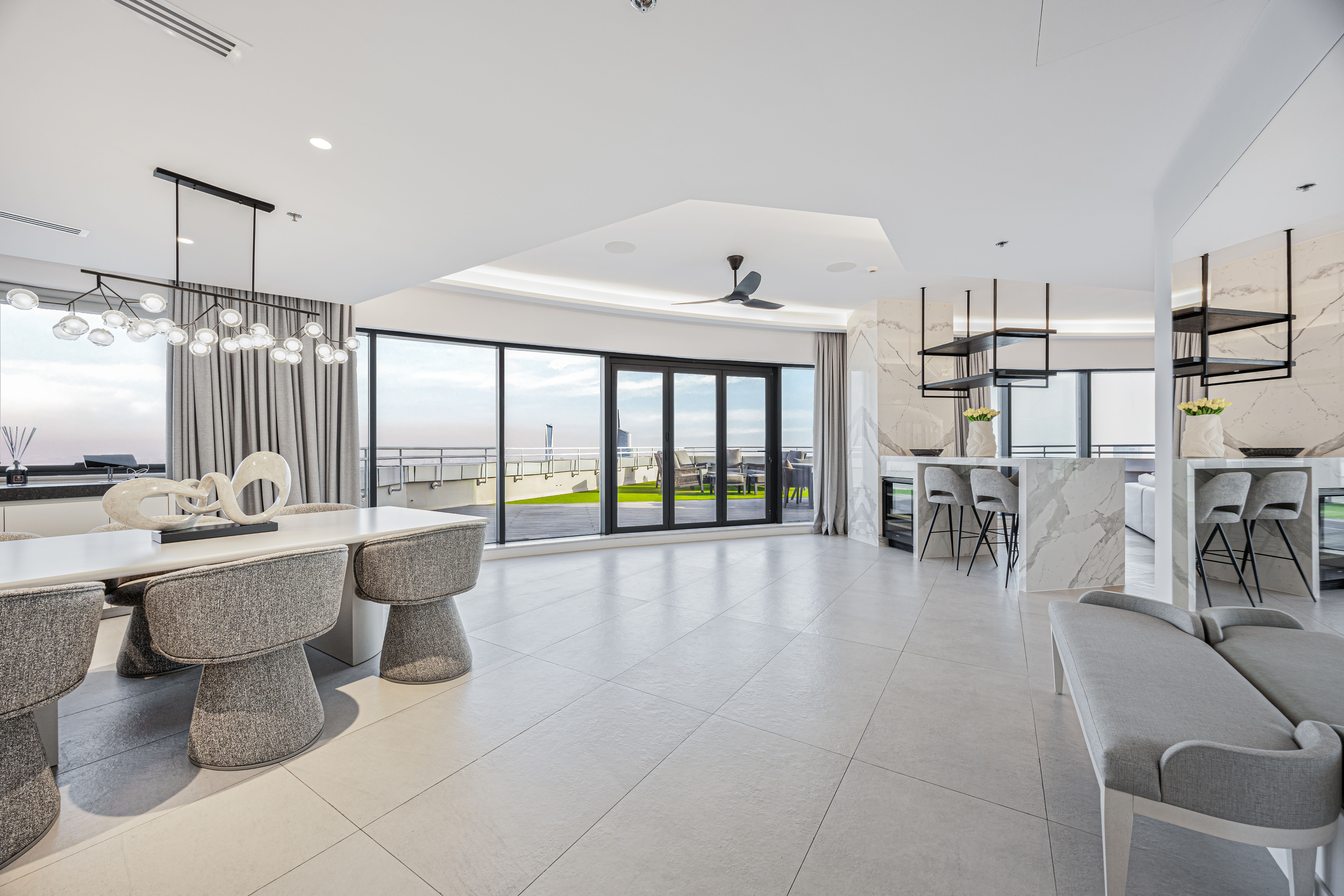 Penthouse | Fully Renovated | Golf and Sea Views