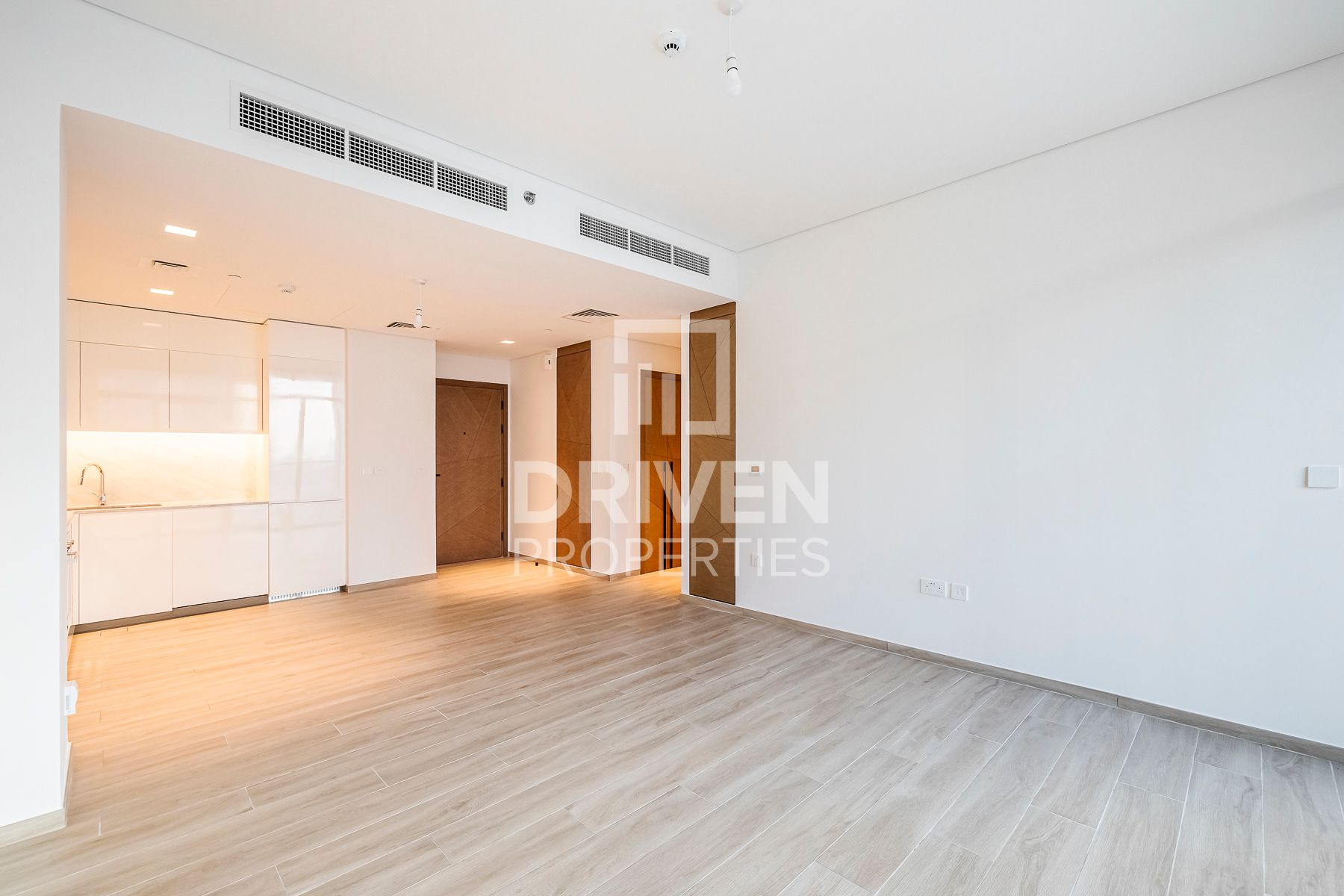 Brand New Unit with Appliances | Sea View