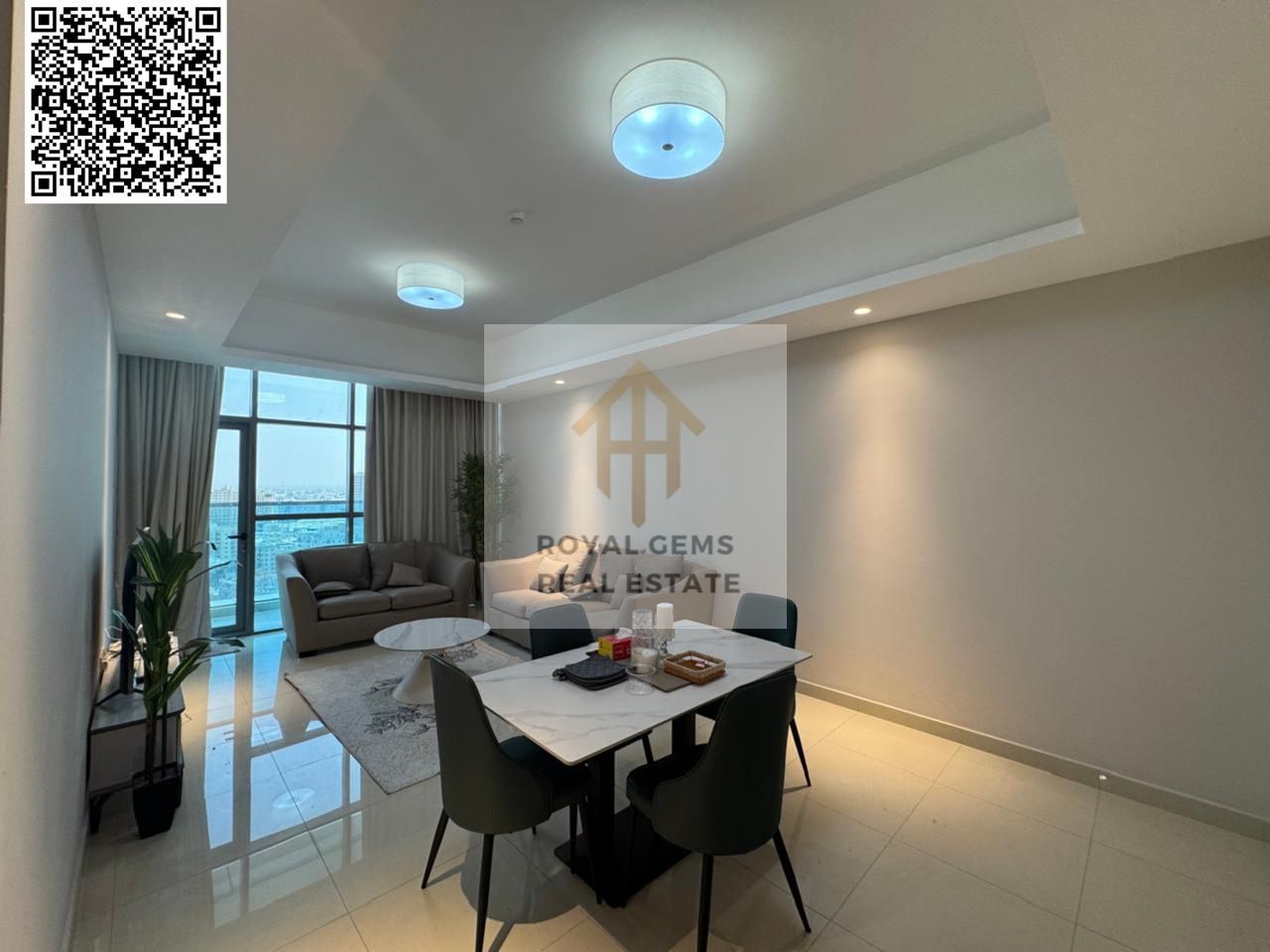 Spacious Two Bedroom Apartment with Full Open With GYM POOL and Parking