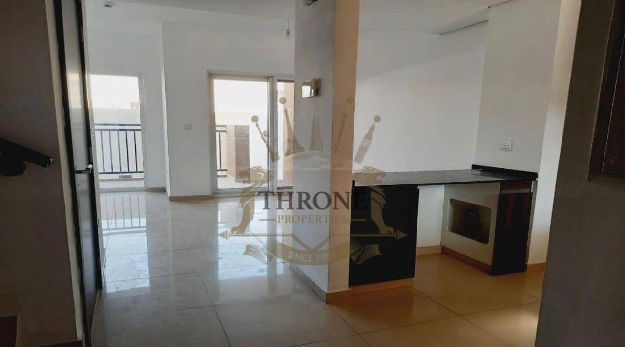 Single Row | Spacious 3-Bed Townhouse + Basement