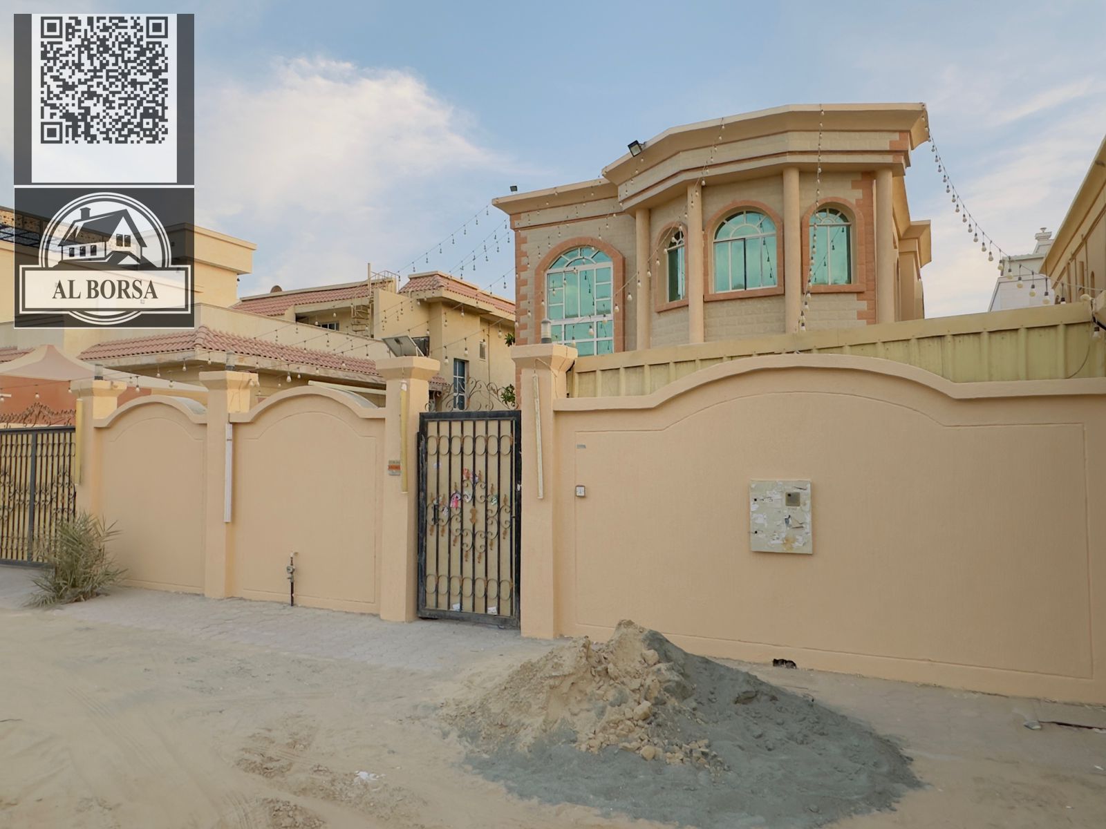 For rent in Al Muwaihat 1, Ajman - 5 master bedrooms, living room, majlis, and maid's room