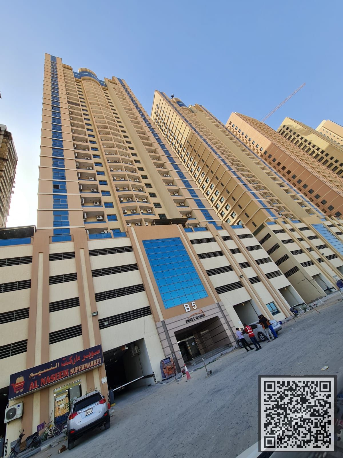 SPACIOUS BEAUTIFUL TWO BEDROOM HALL WITH PARKING IN PARADIES LAKE TOWER AJMAN