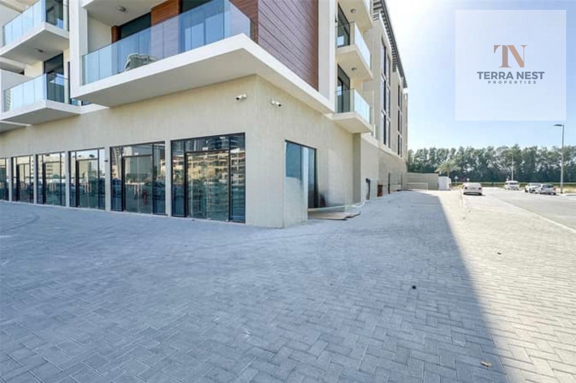 PREMIUM SHOP | HIGH FOOTFALL | GREAT VISIBILITY