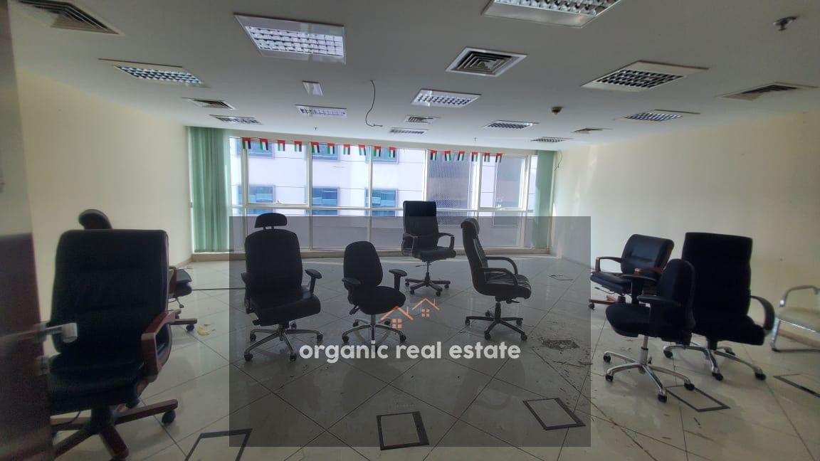 AC FREE OFFICE 6500 SAQFT AND 5 PARKING