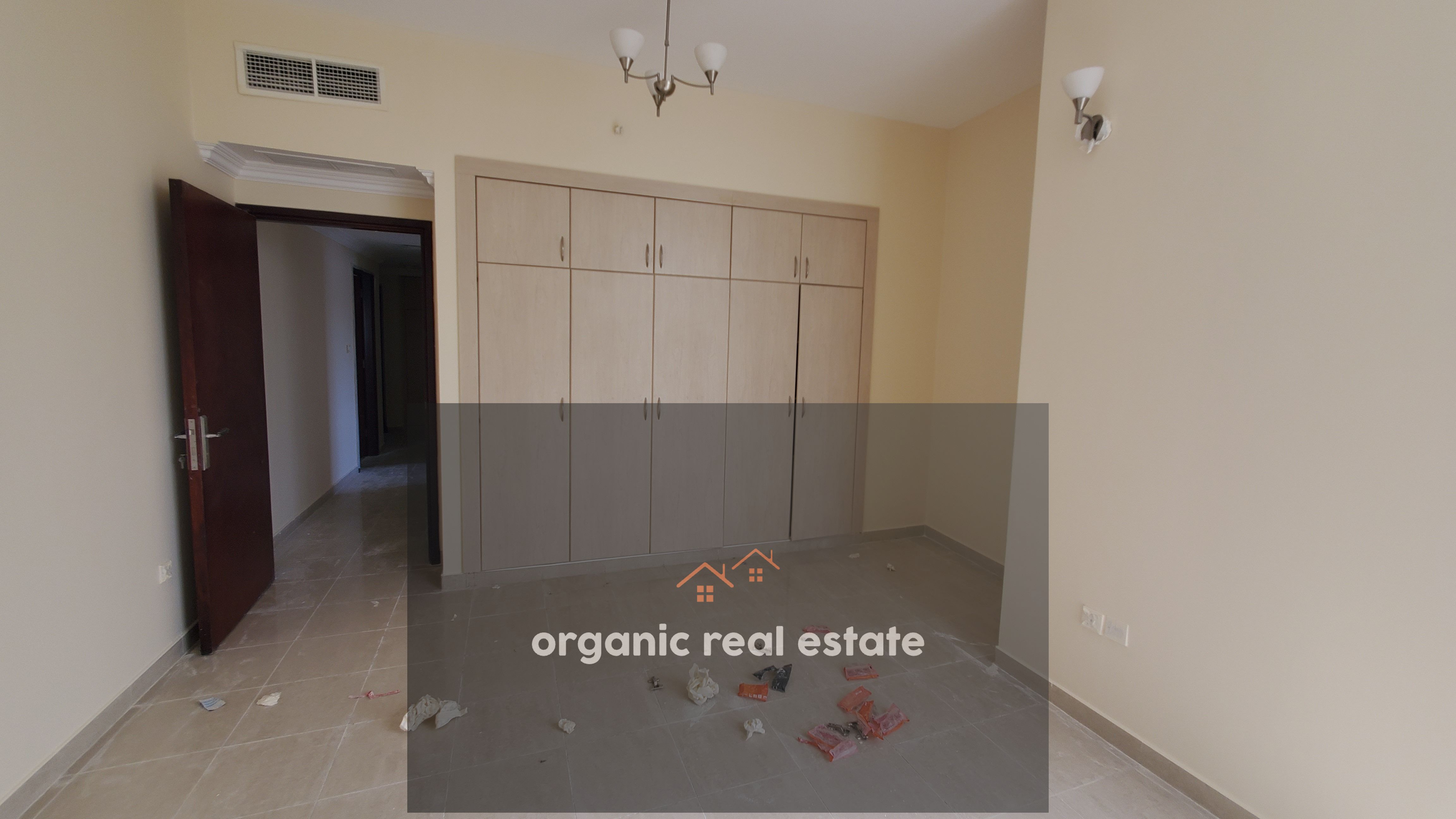 2Bhk Master Room 4 to 6 Chq Parking Free