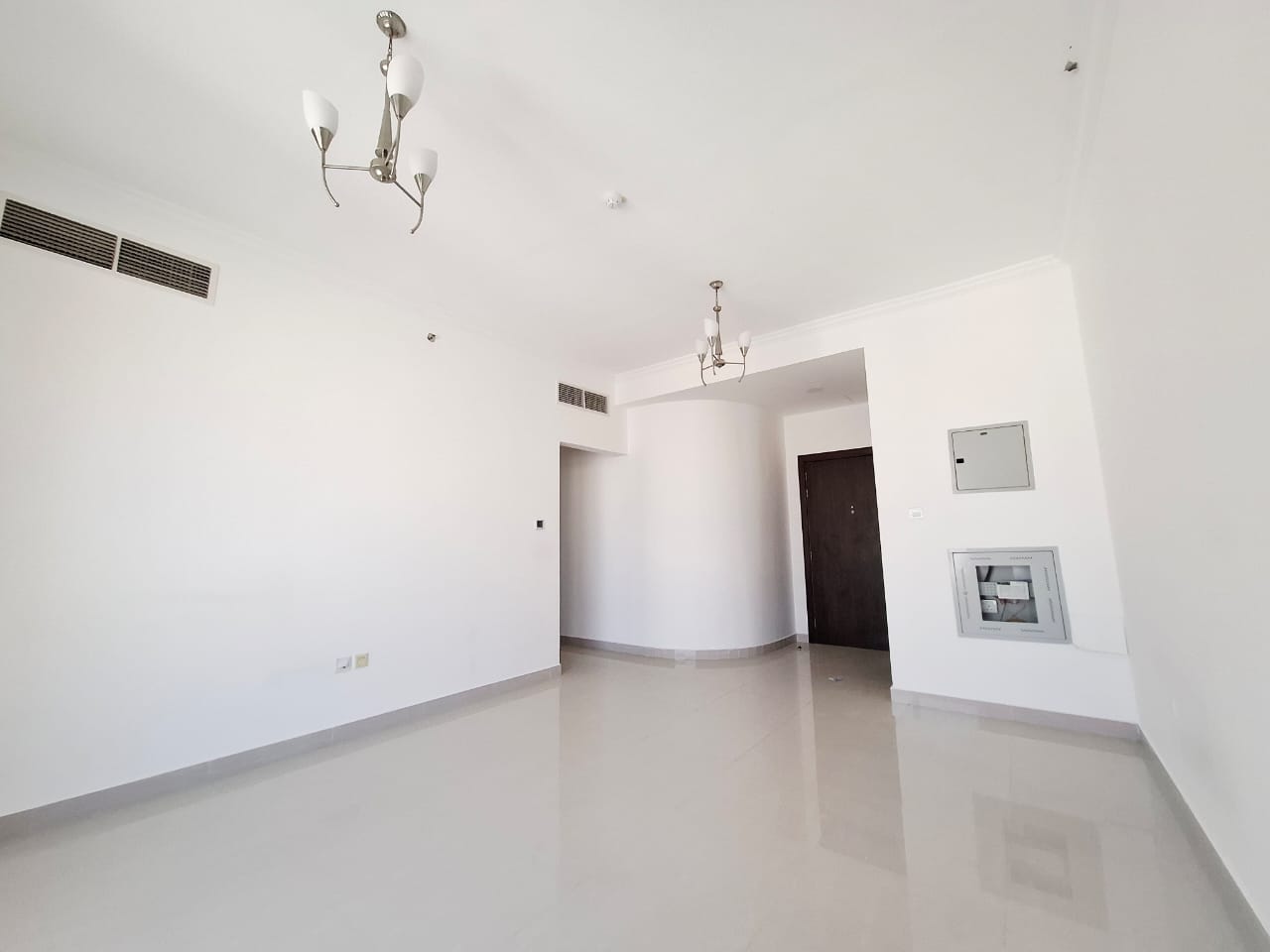 Cozy 1-BHK: New bldg: parking: Master Bed: Close to park: Prime Location: Ready to move: For Family