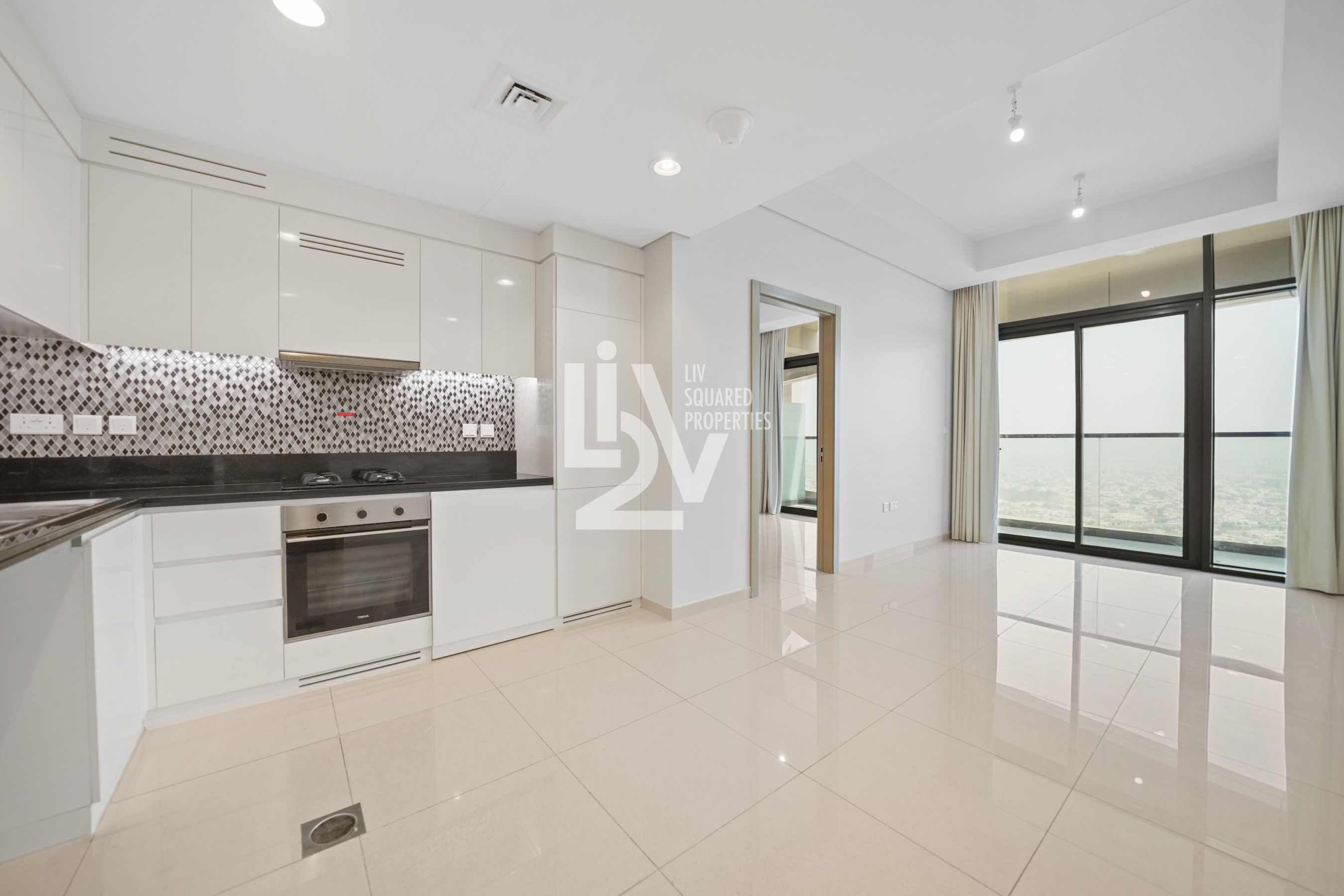 Spacious 2 bed | Unfurnished | Ready in April