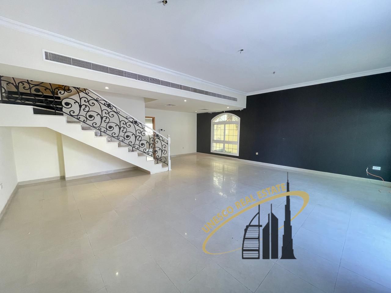 Private entrance 4 bed villa in mirdif/ maid room / prime location / shared pool / Far from flying