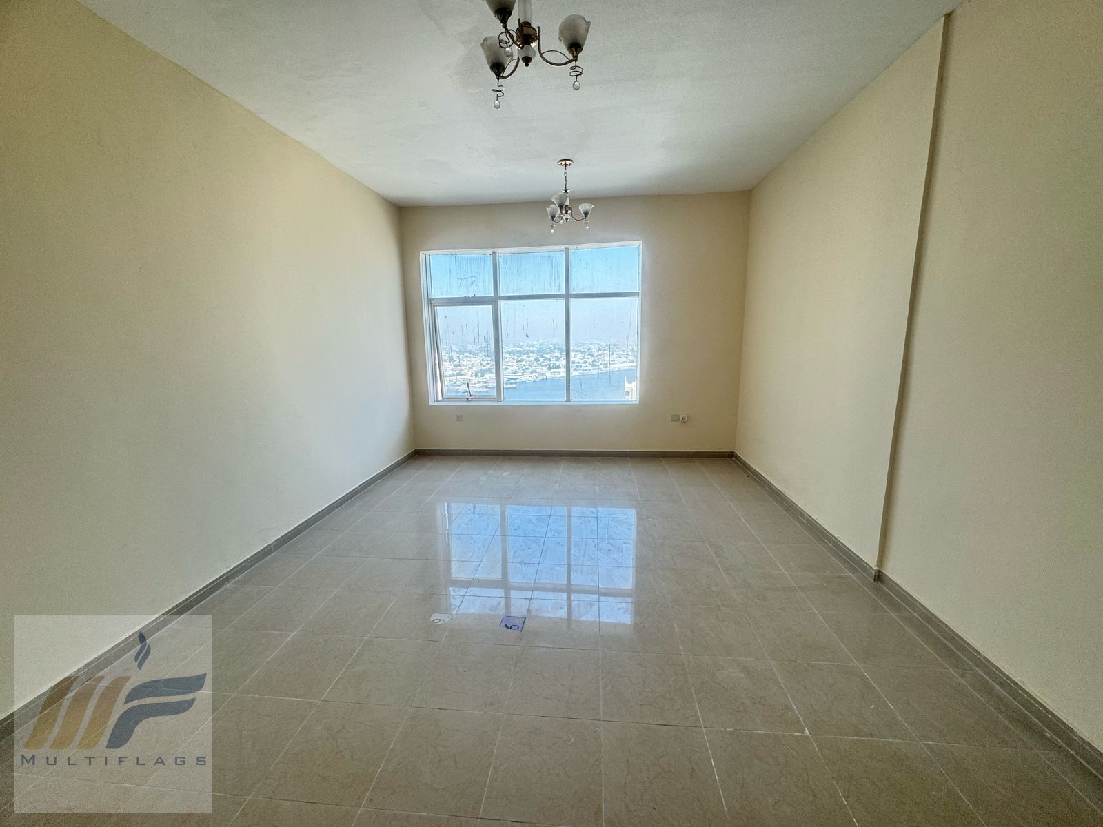 1 BEDROOM APARTMENT FOR SALE IN HORIZON TOWER 355000 AED