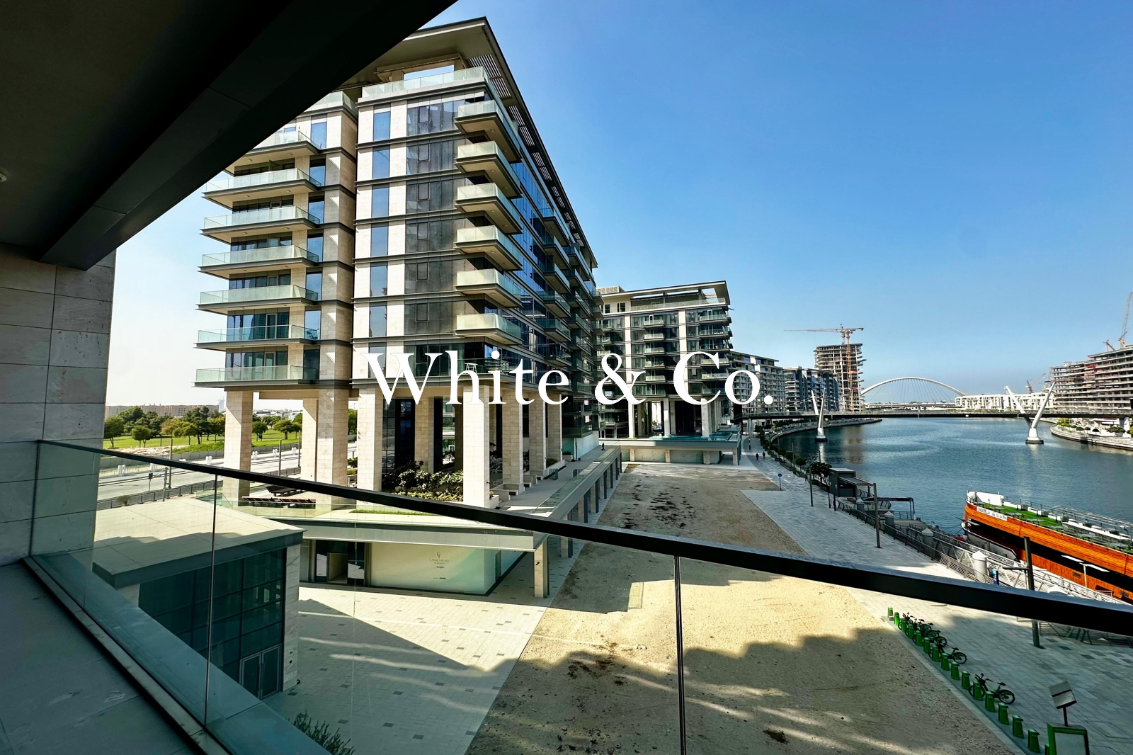 Corner Unit | Amazing View | 12 Cheques