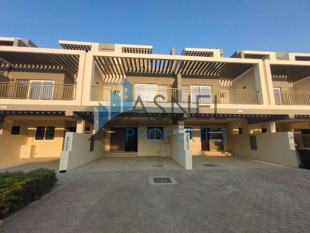 Spacious Brand New 3 Bedrooms Townhouse For Rent In Victoria 2