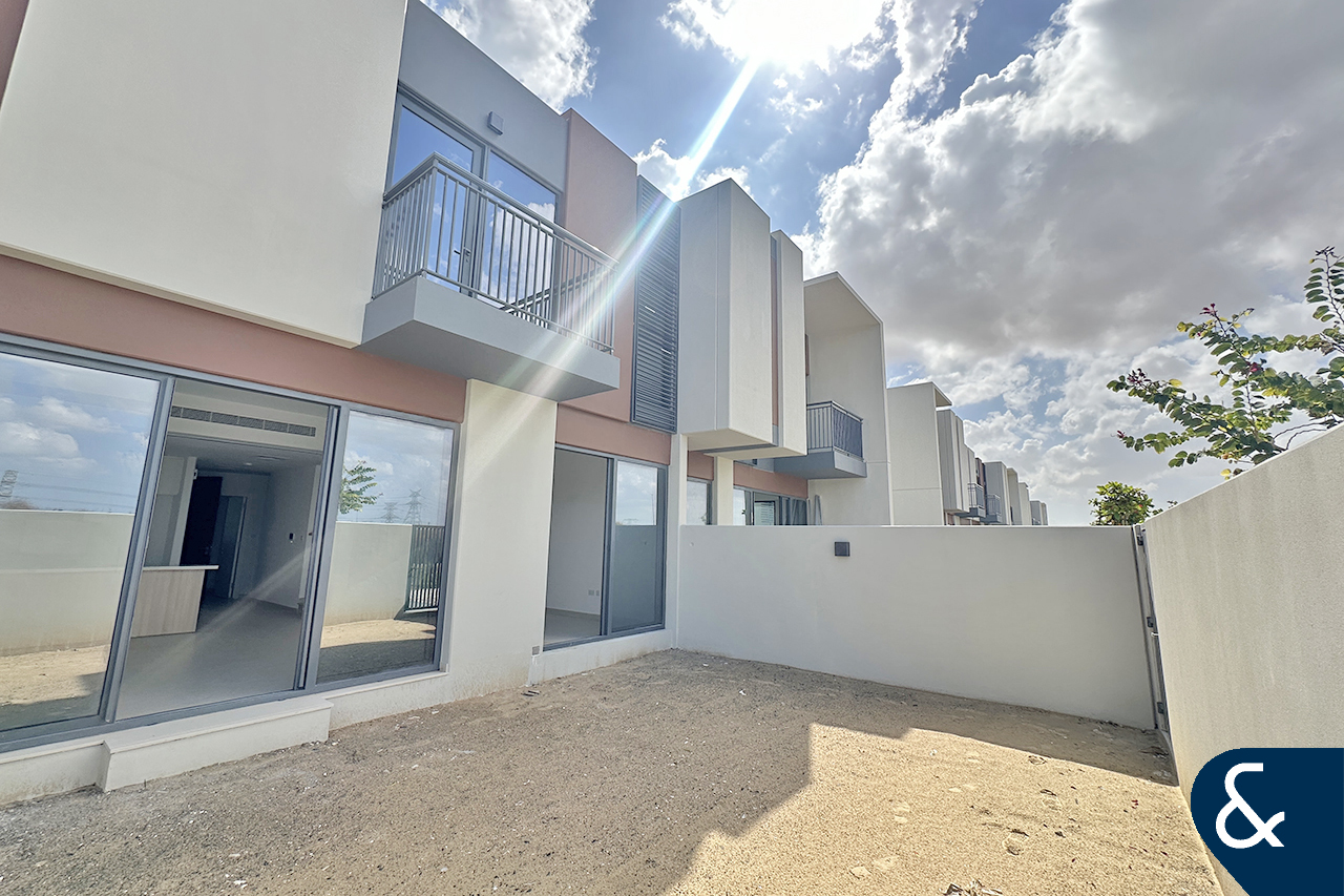3 BEDROOM | SINGLE ROW | MIDDLE UNIT