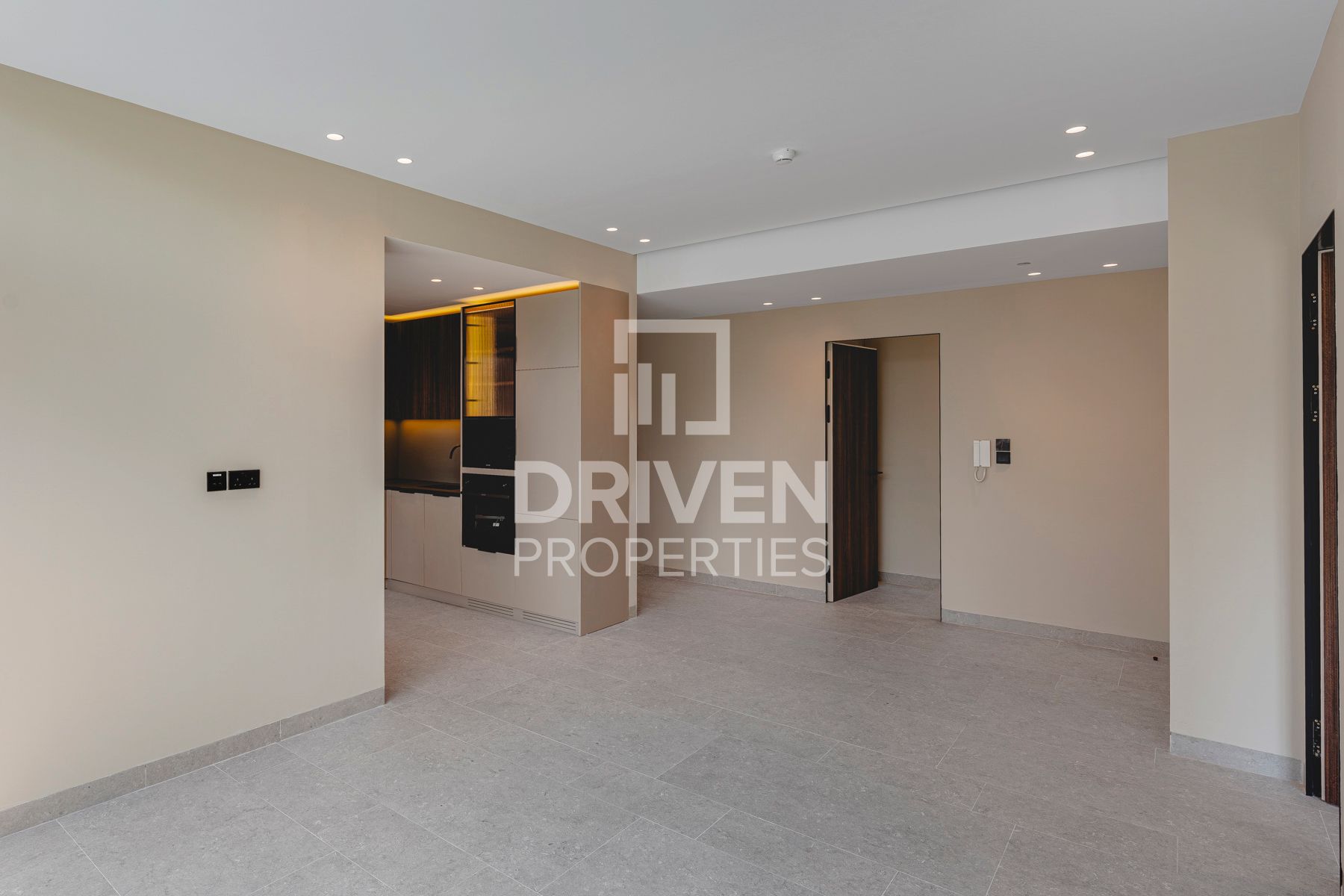 Park View | Modern Style | 6 Cheques Available