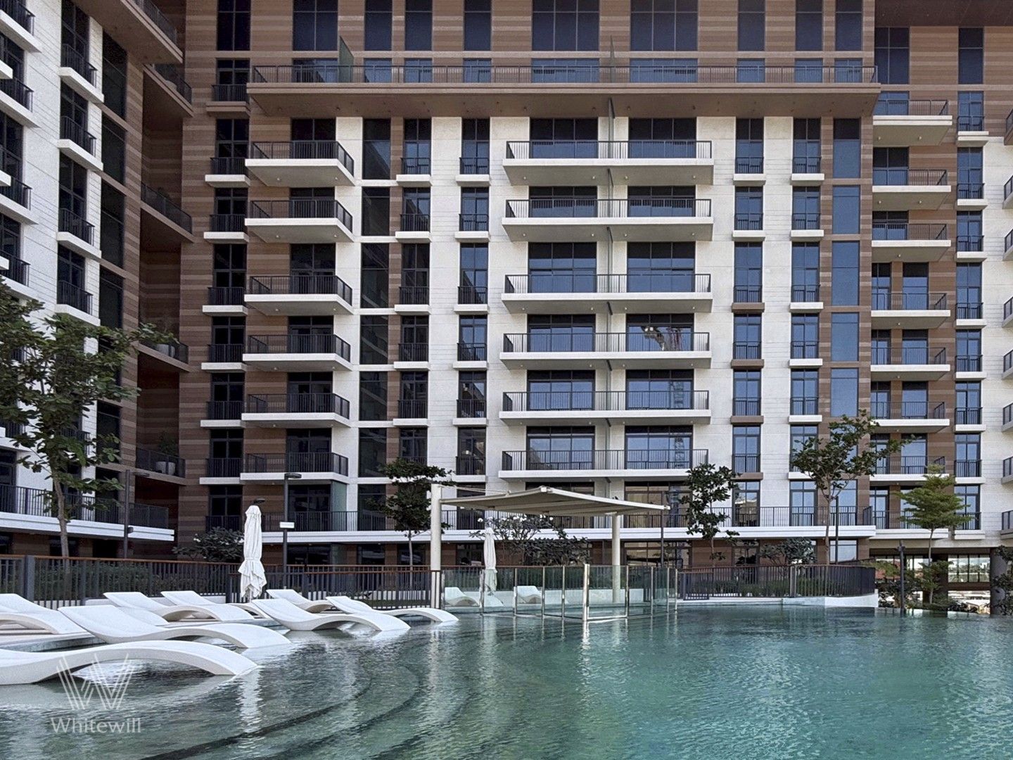 3BR+Maids | Corner Unit with Downtown View