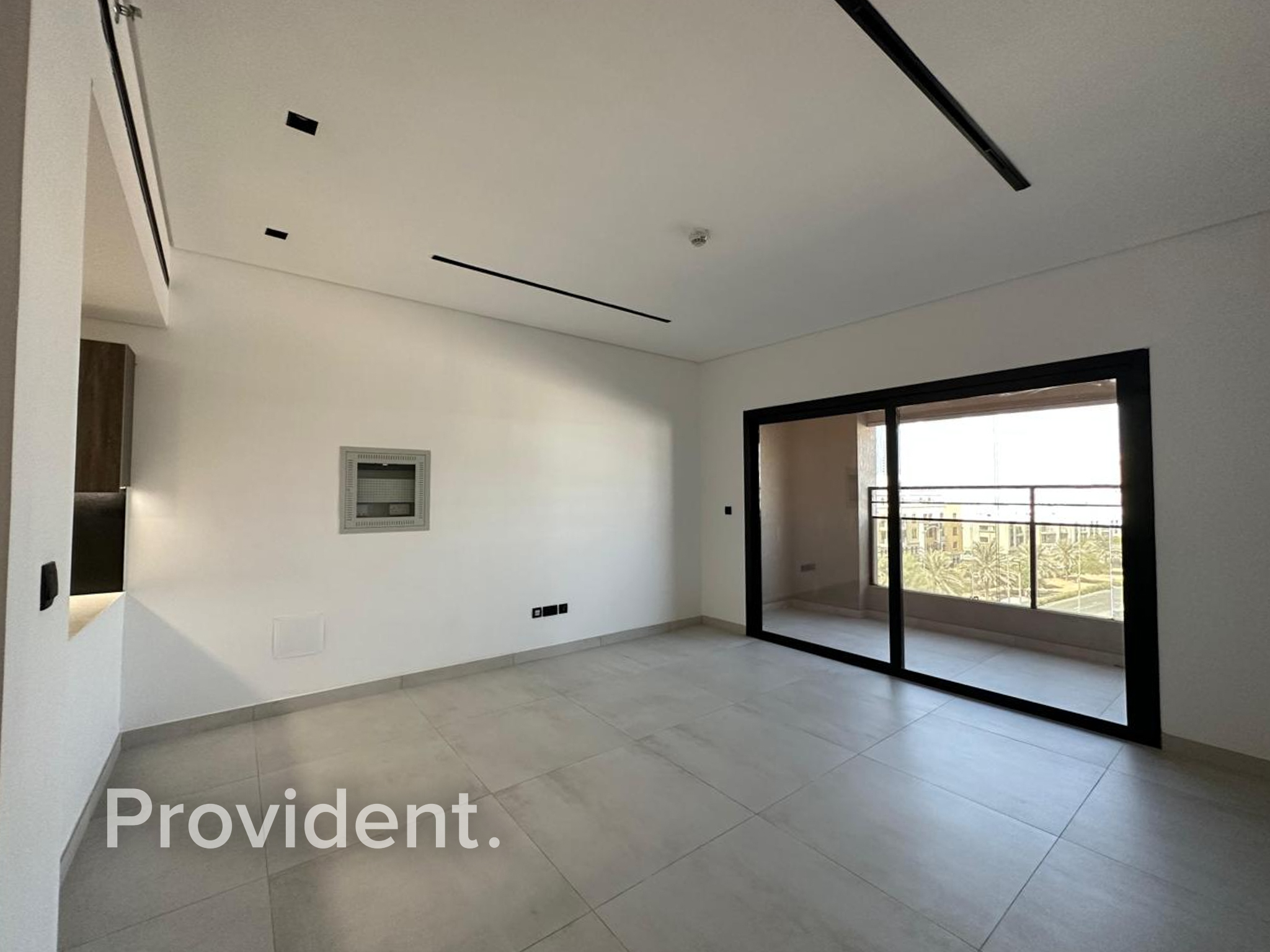 Spacious 1BR | Unfurnished | Modern