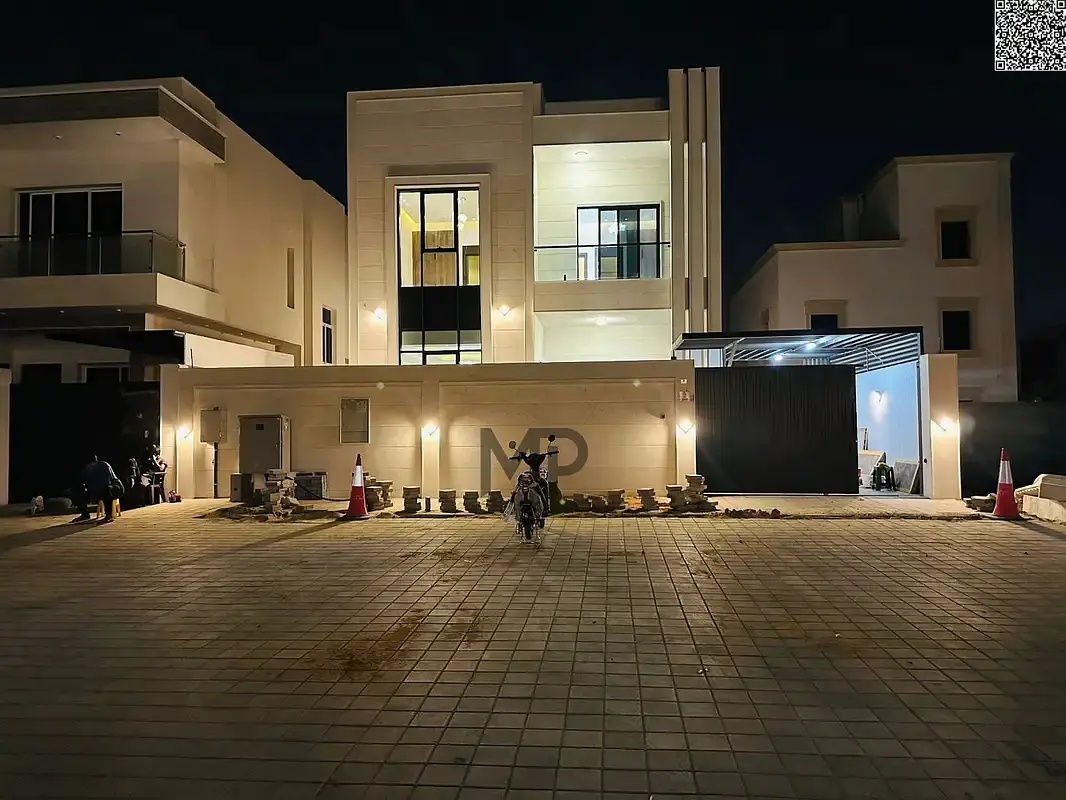Luxury villa ready to move in – includes water, electricity and air conditioning – modern and luxurious design