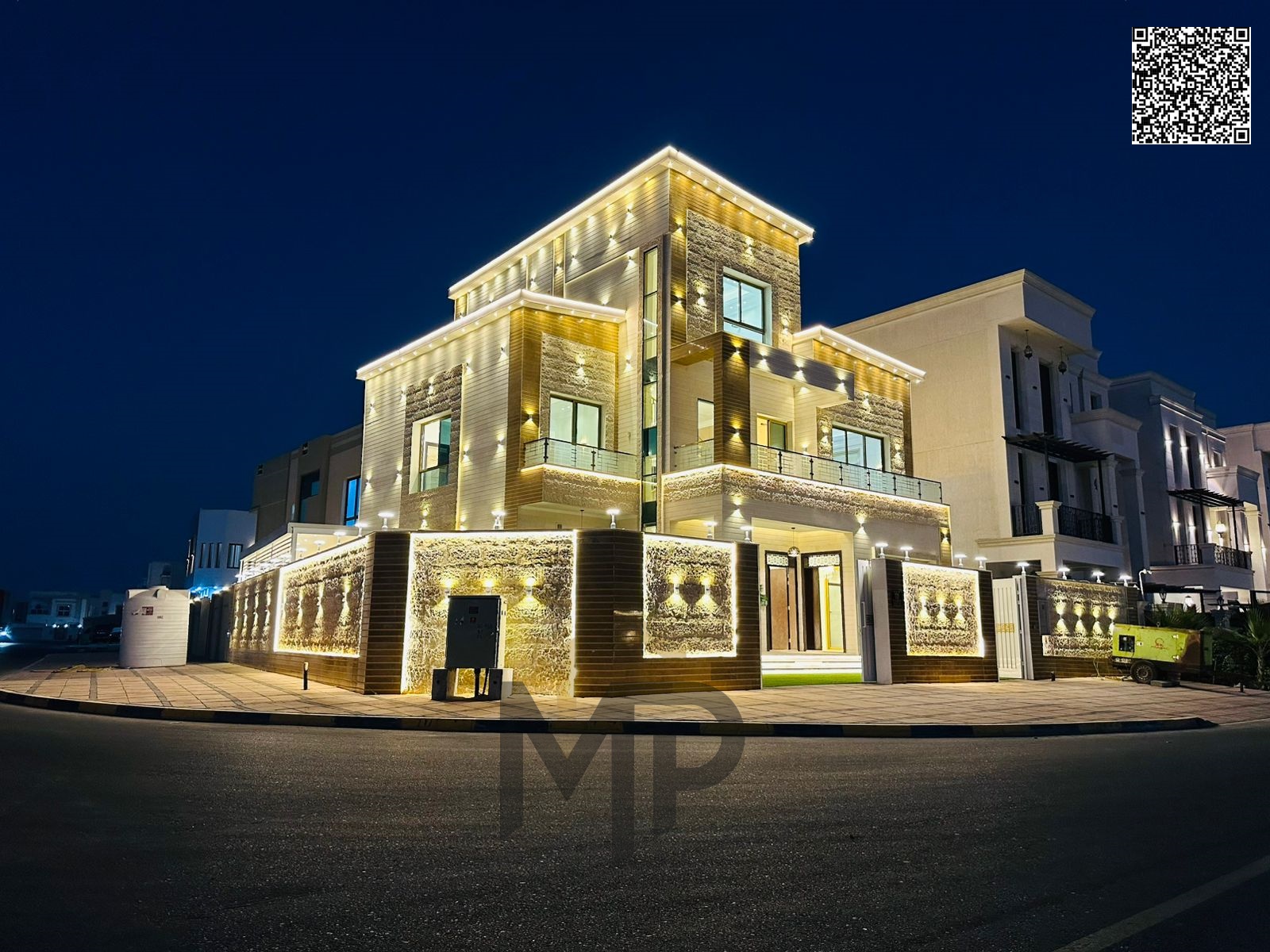 Special cash price for a prime corner residential/commercial villa in Ajman. Freehold ownership available to all nationalities.
