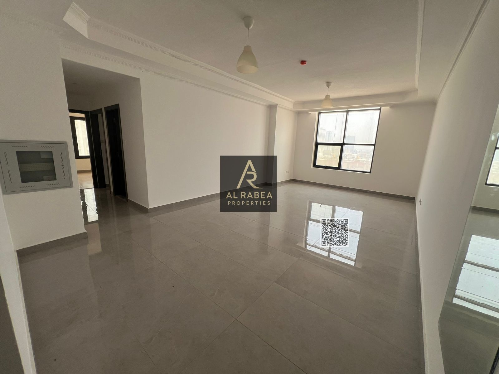 Prime location - free swimming pool, parking, gym, and stunning views