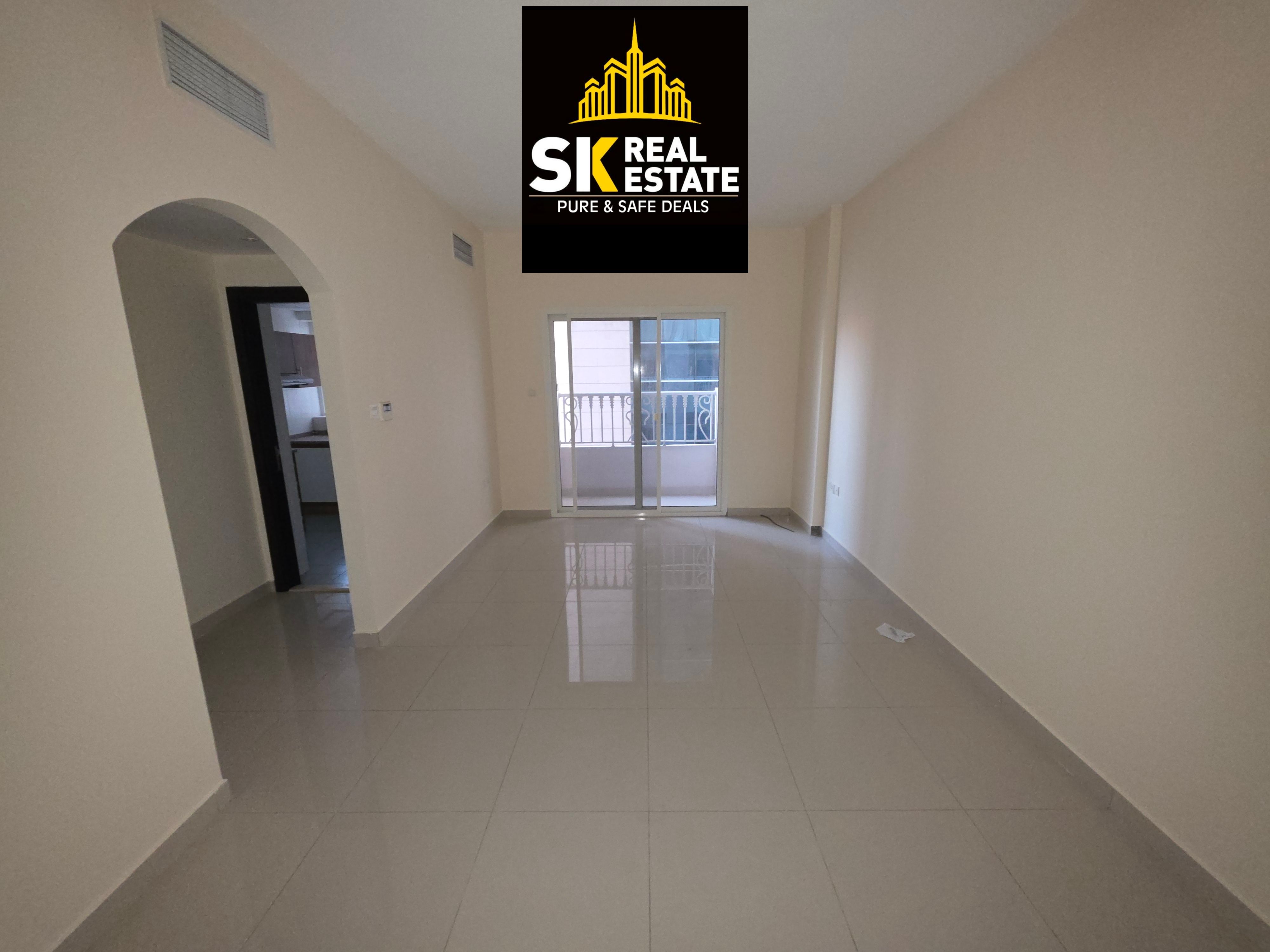 LIKE BRAND NEW 2BHK APARTMENTN+ BALCONY + PARKING FREE