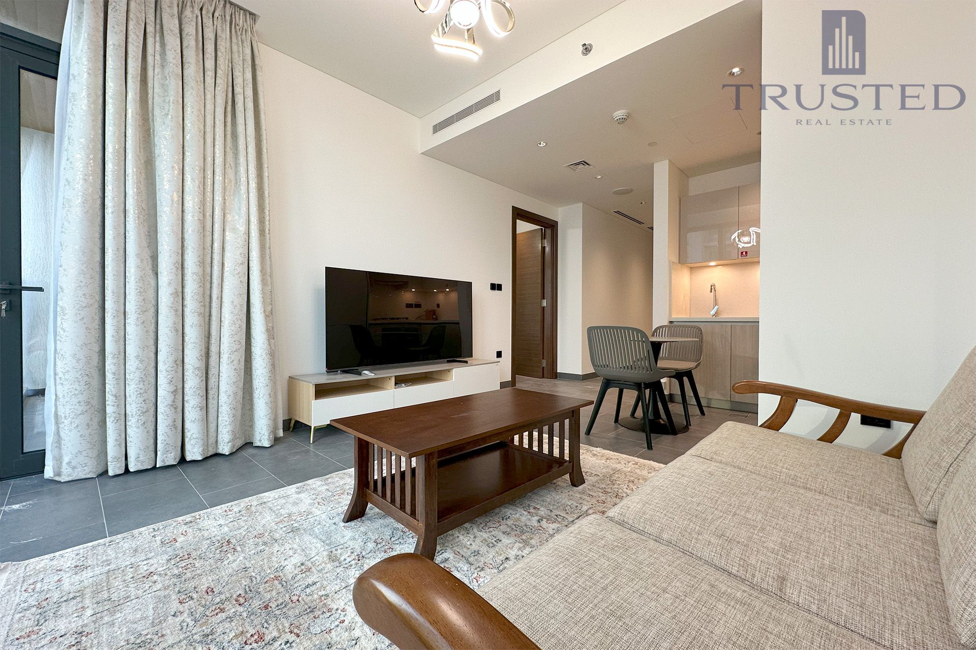 Fully Furnished | 1 BR | Ready to Move