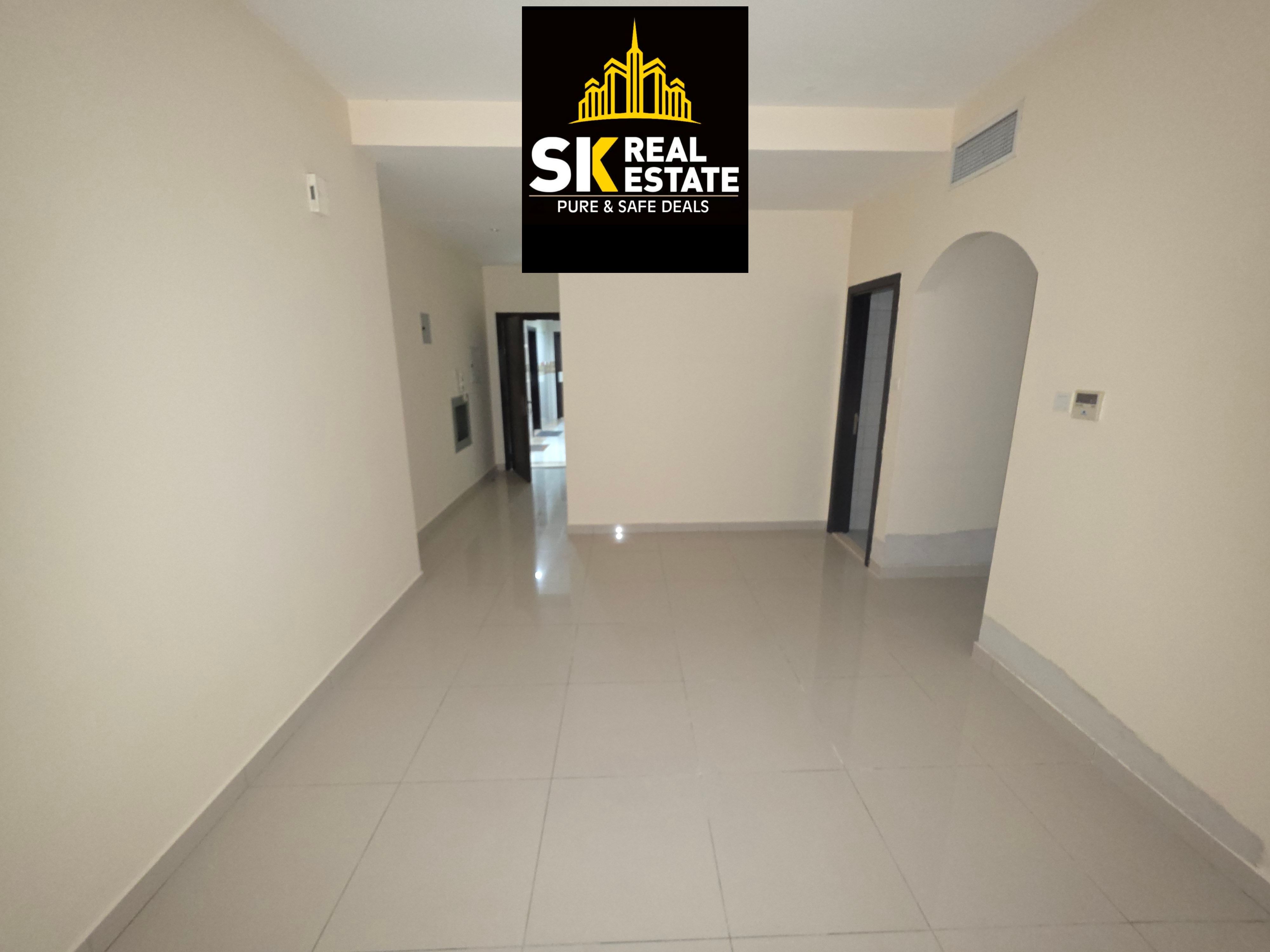LIKE BRAND NEW 1BHK APARTEMENT + PARKING FREE