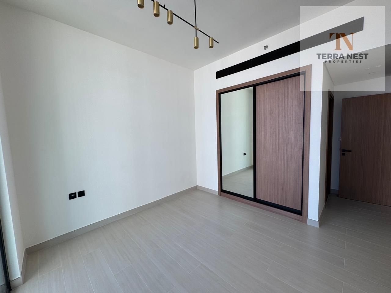 LUXURY 2 BR | MODERN LAYOUT | BRIGHT AND SPACIOUS