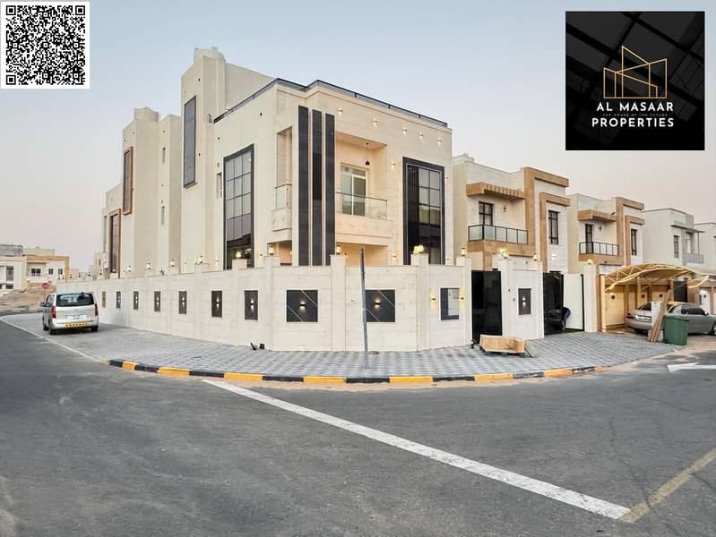 Corner villa with a centrally air-conditioned rooftop terrace. Price includes registration and ownership fees. Freehold ownership.