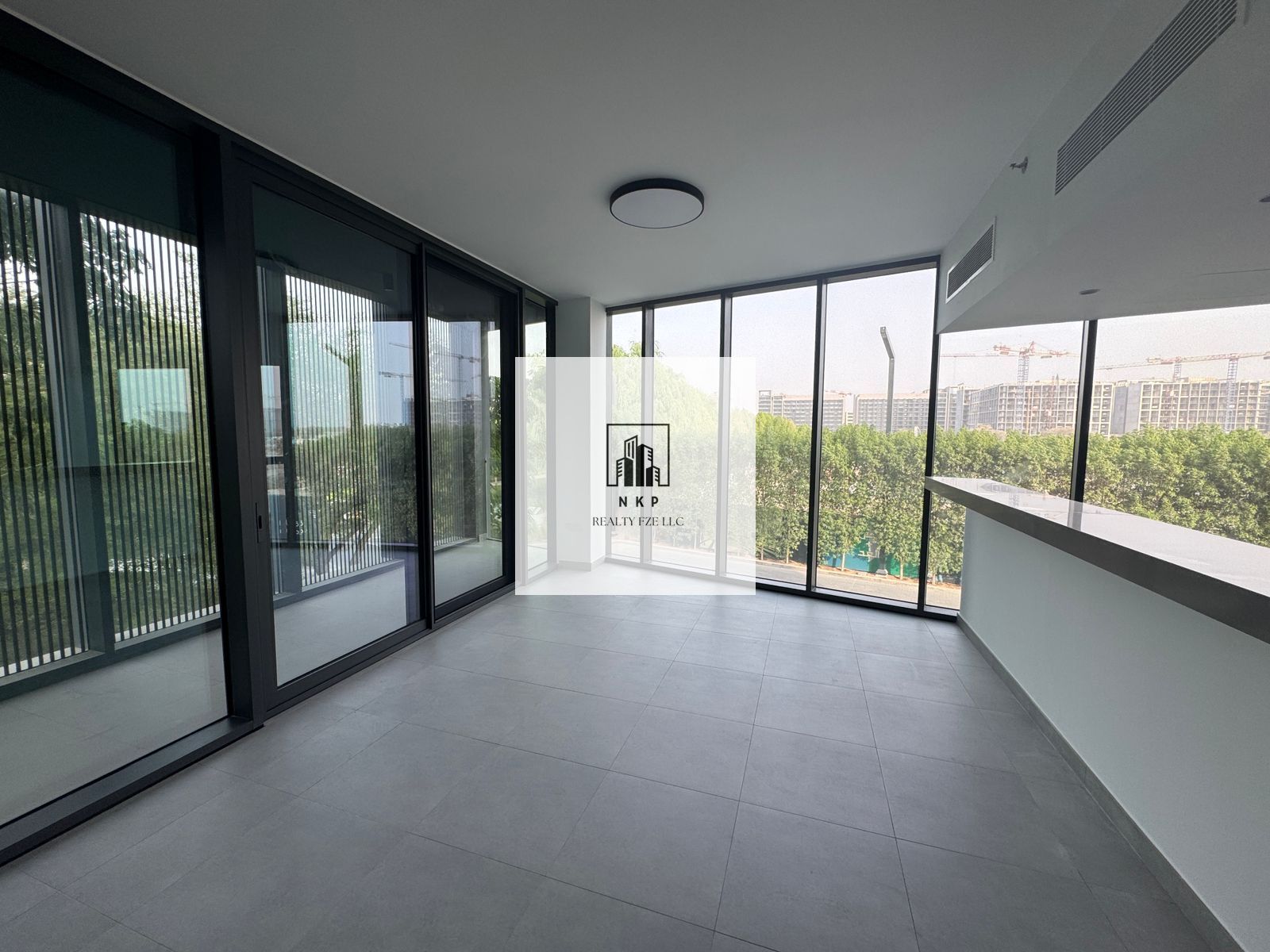 Specious luxury 3bedroom apartment for rent in Al Jada gate community
