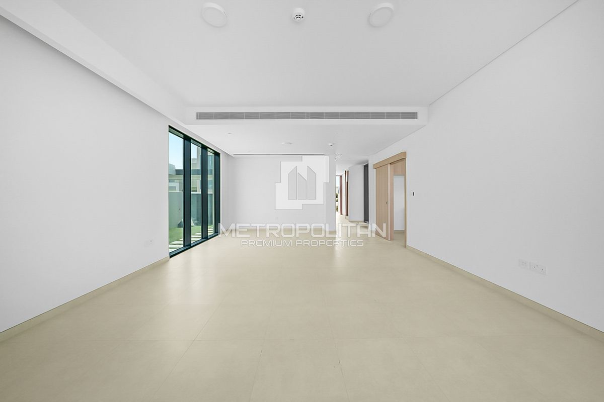 New Luxury Villa | Spacious | Close to Park